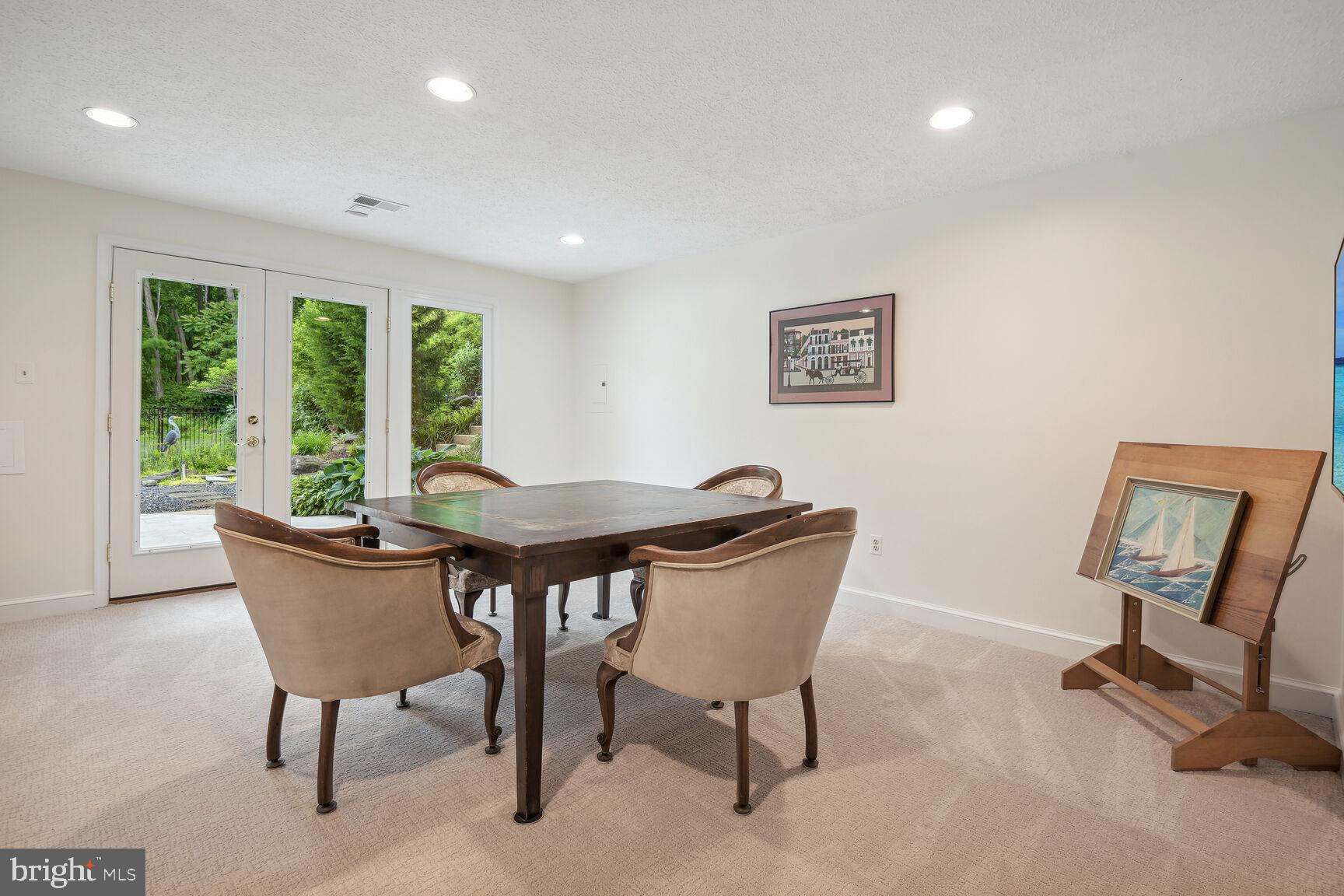 FALCONHURST - Residential