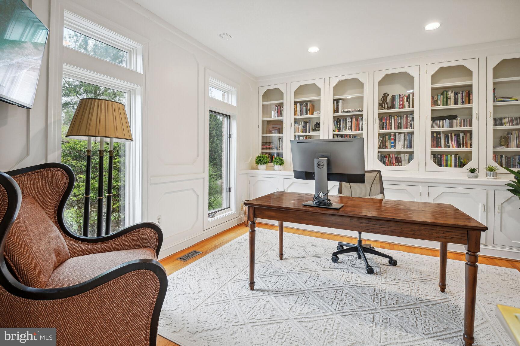 FALCONHURST - Residential