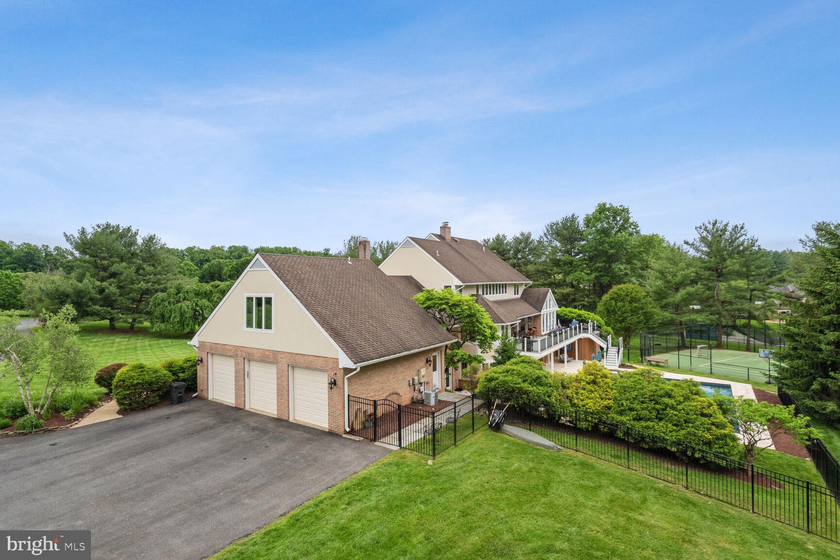 FALCONHURST - Residential