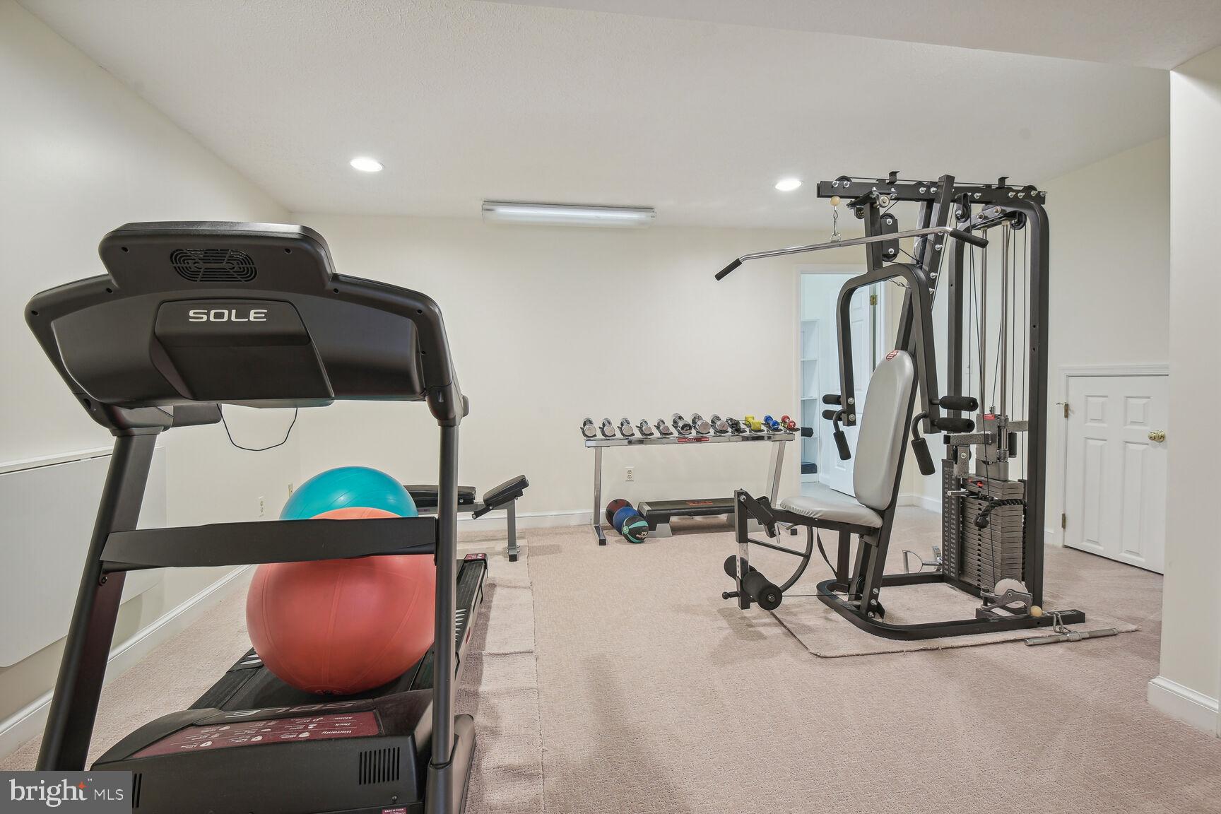 FALCONHURST - Residential