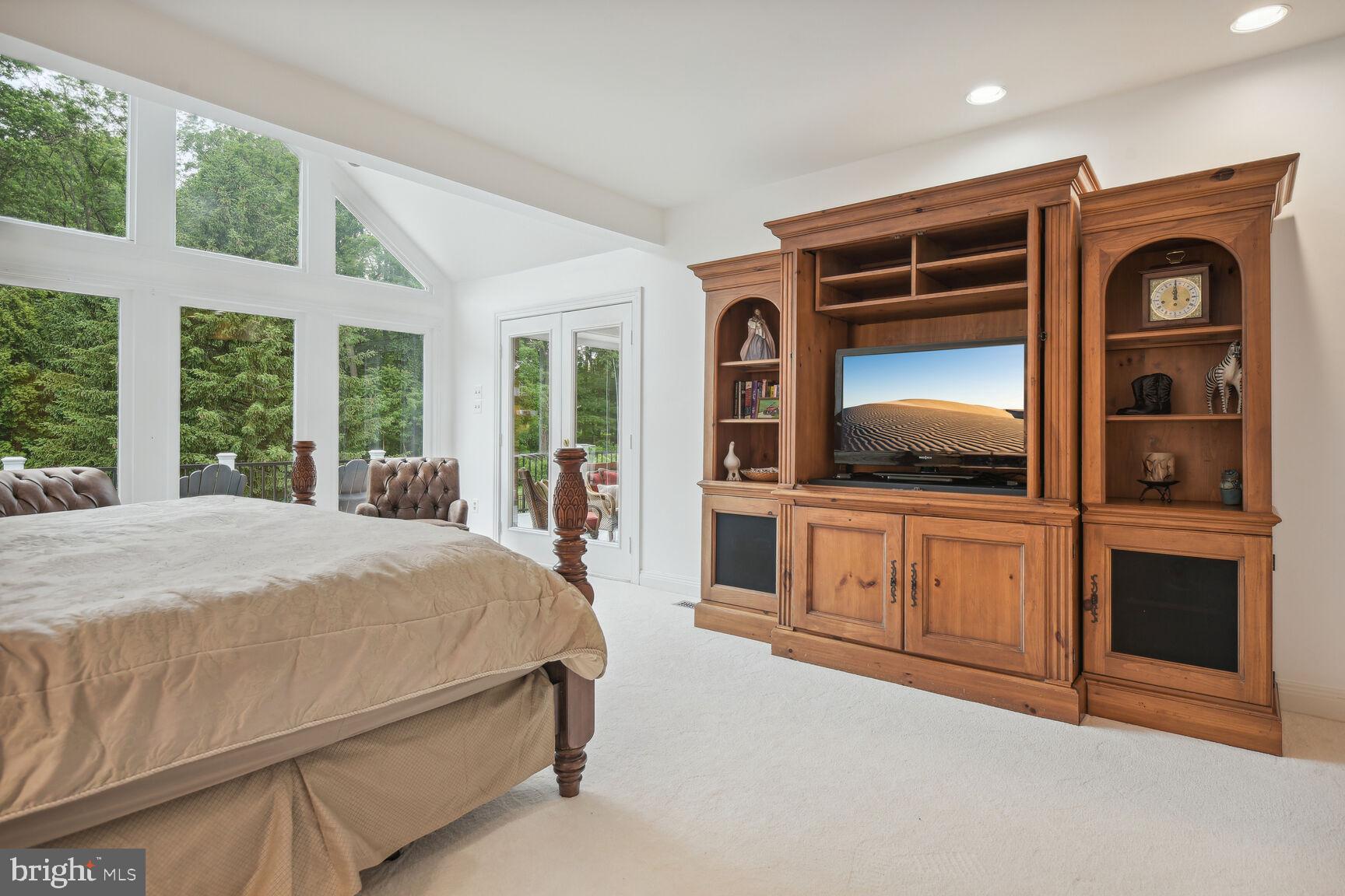 FALCONHURST - Residential