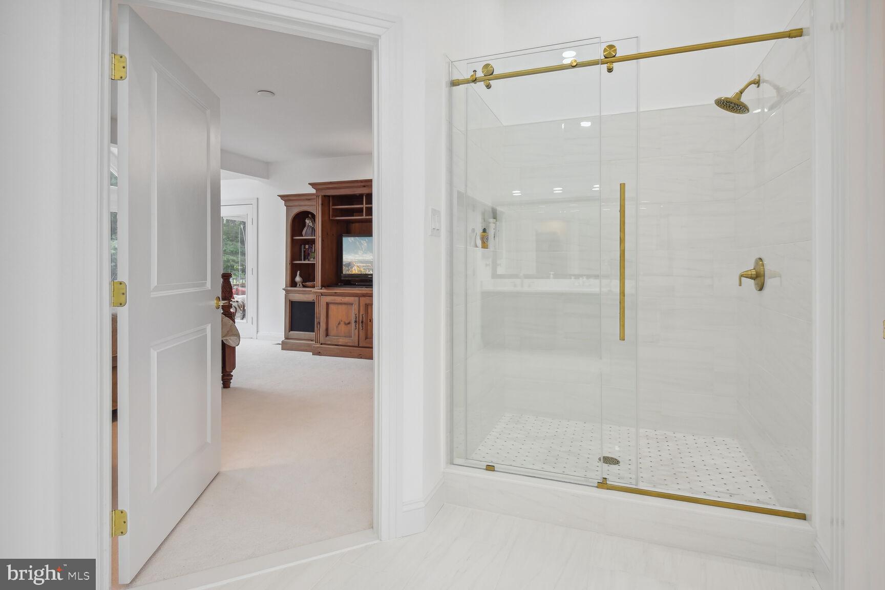 FALCONHURST - Residential