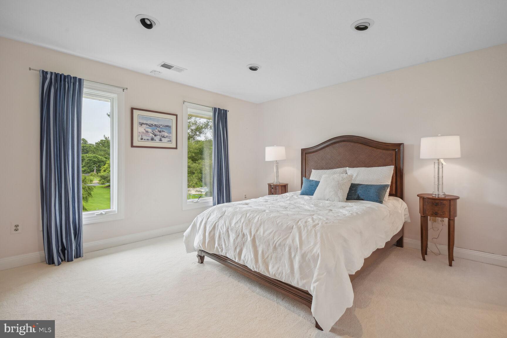 FALCONHURST - Residential