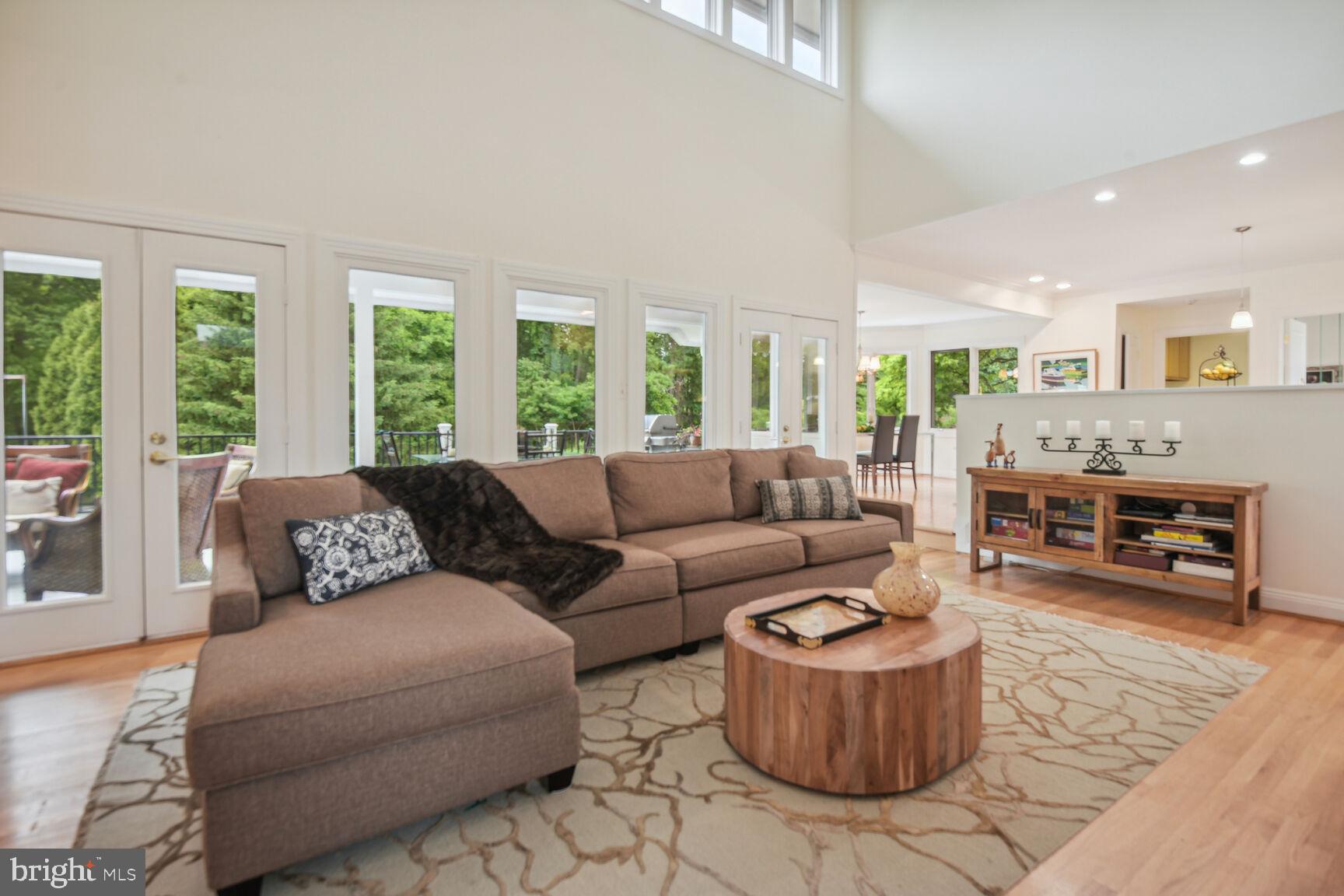 FALCONHURST - Residential