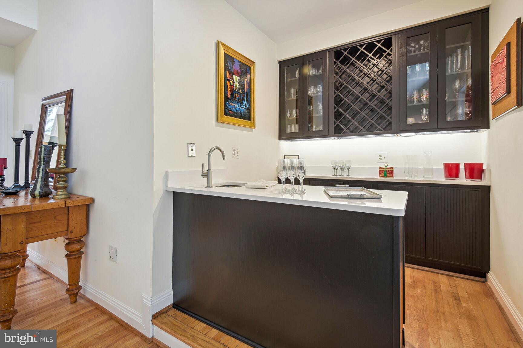 FALCONHURST - Residential