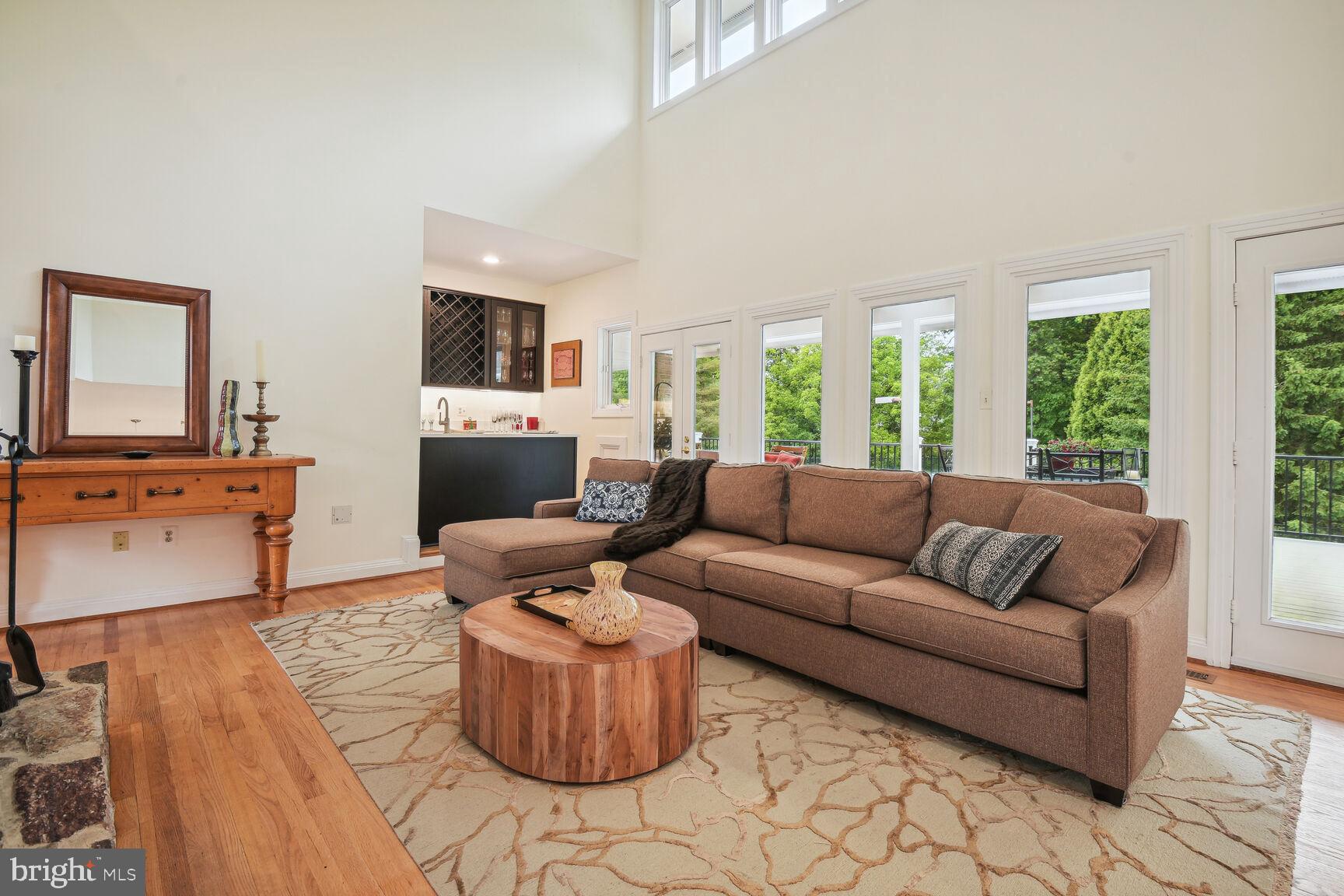 FALCONHURST - Residential