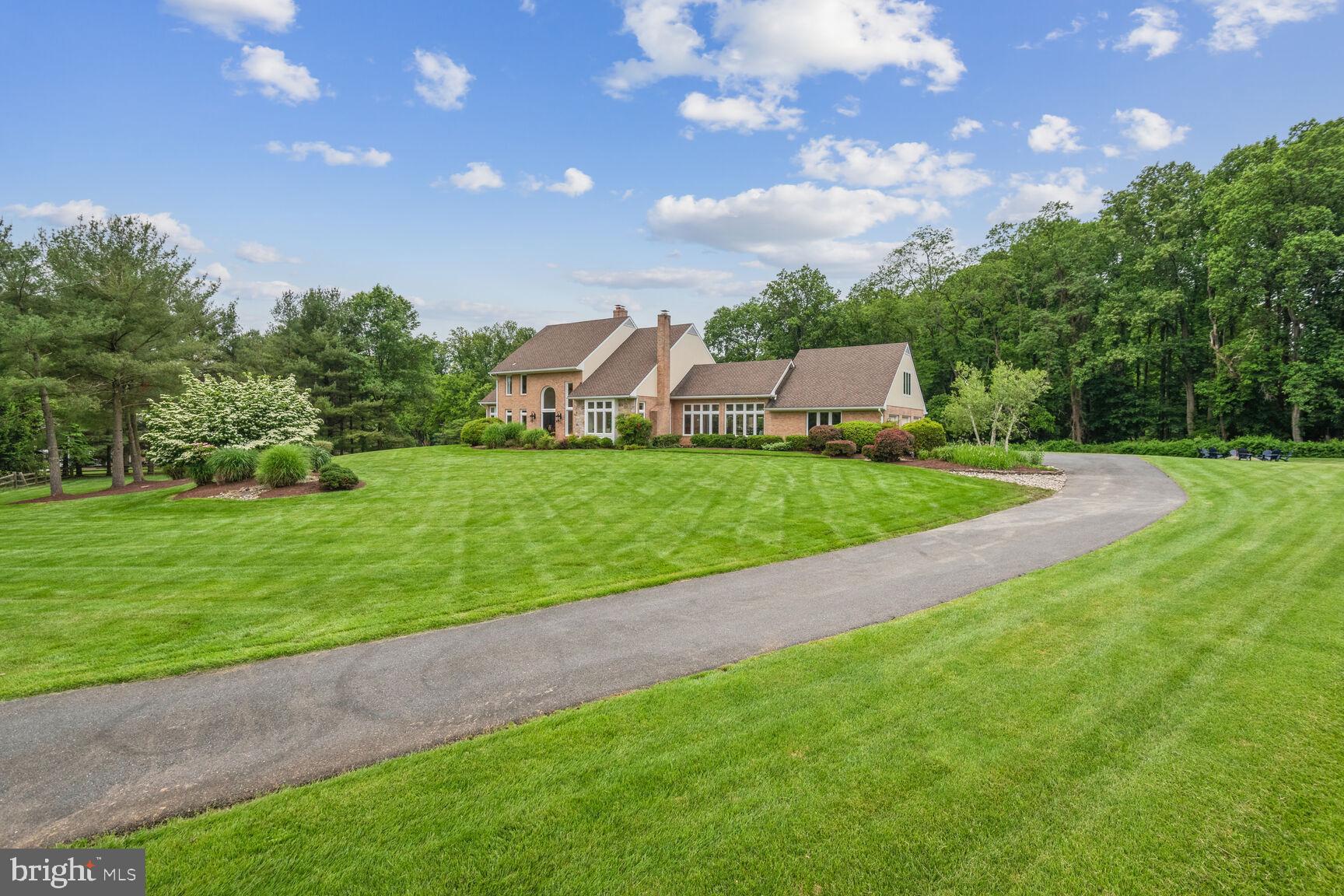 FALCONHURST - Residential