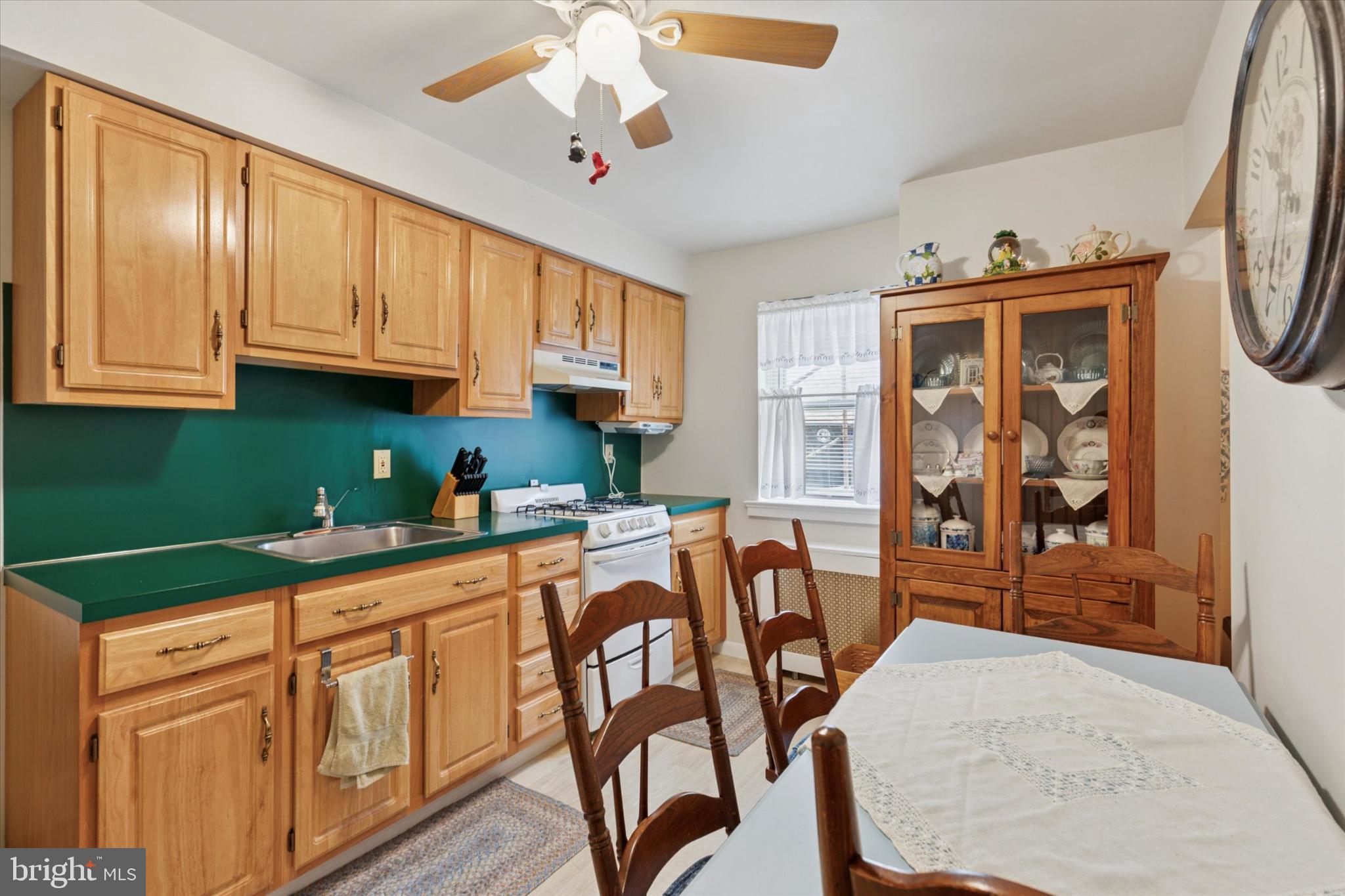 127 W 7TH AVENUE