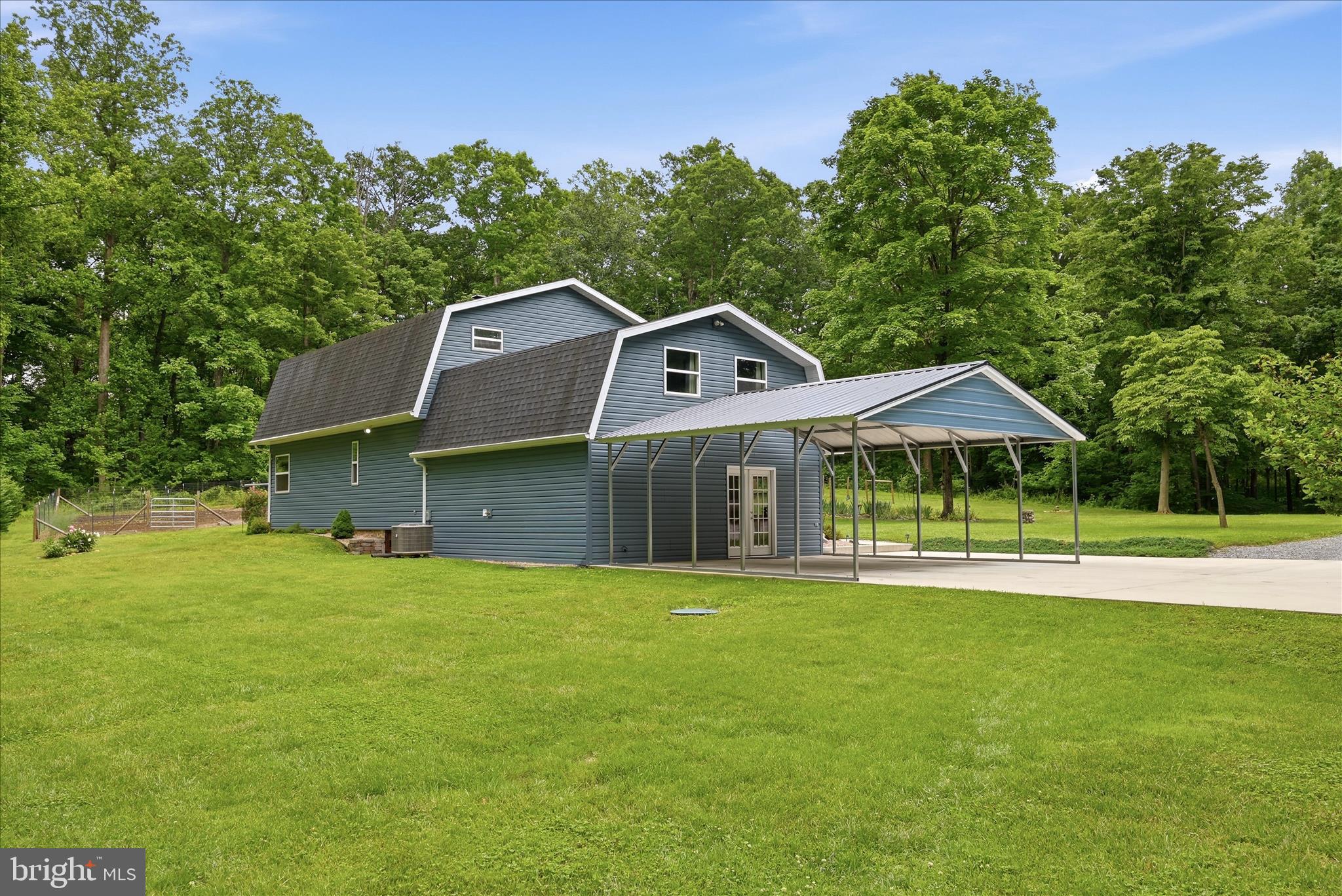 BROOKSTONE - Residential