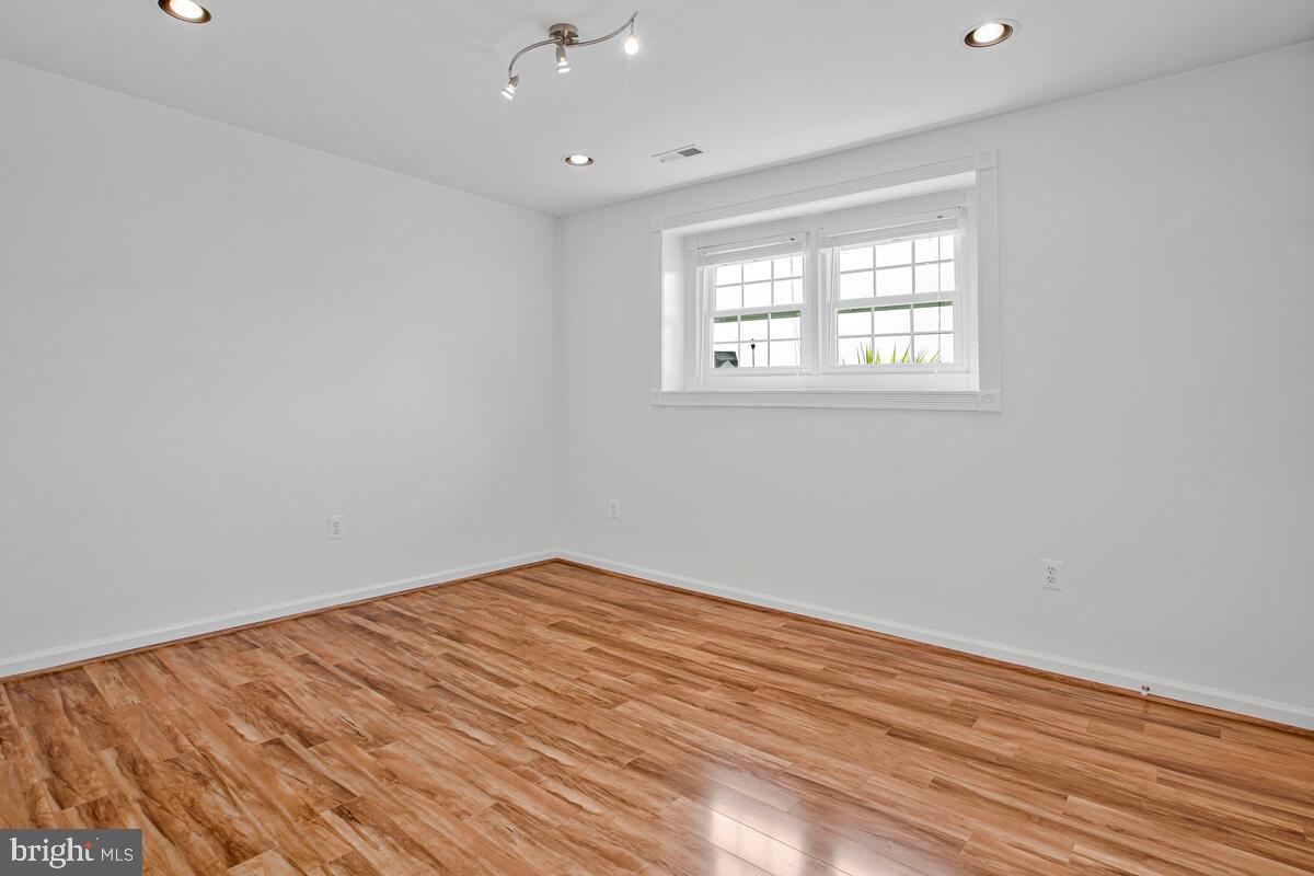 WOODLAND PARK - Residential