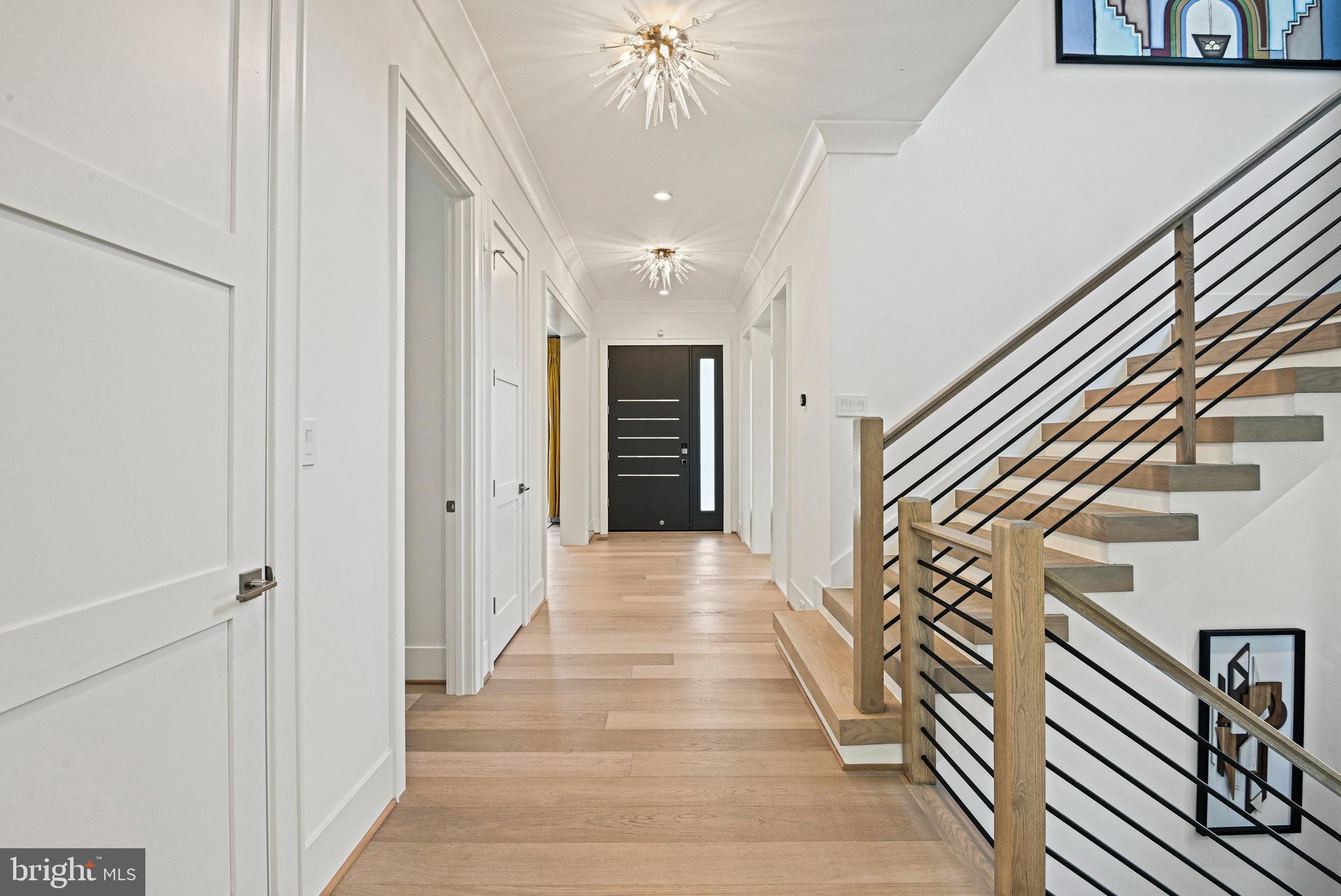 1564 FOREST VILLA LANE