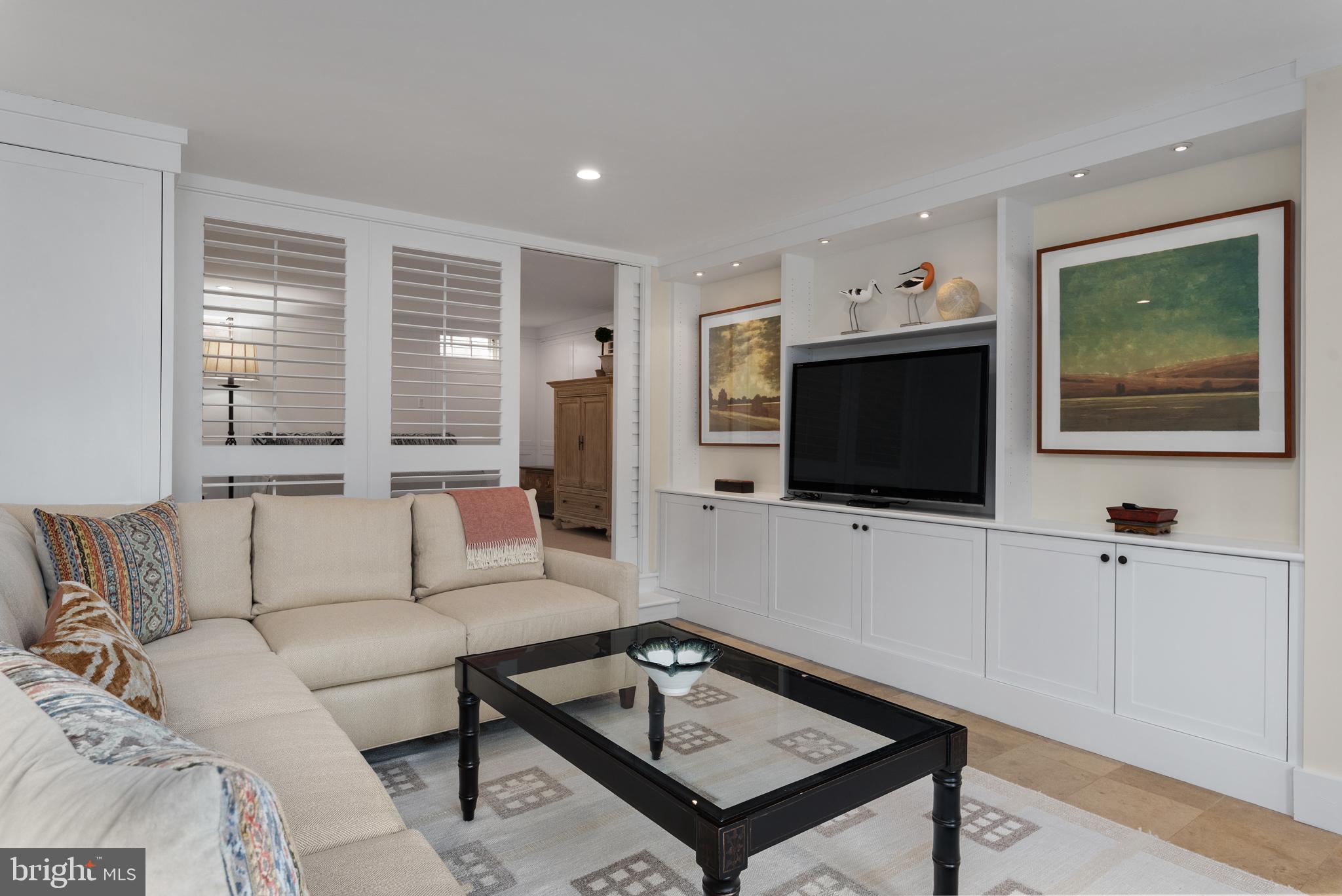 WARDOUR - Residential