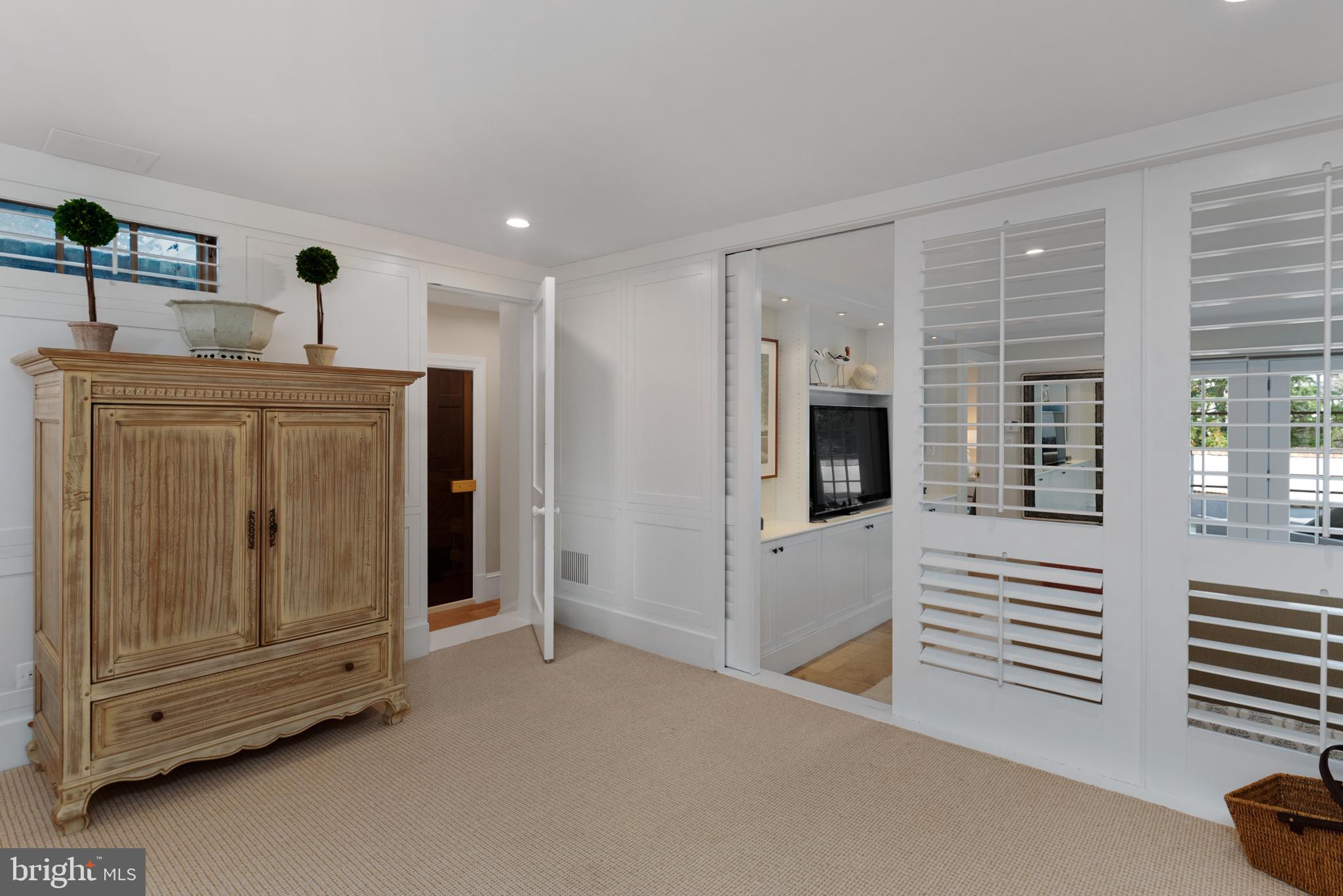 WARDOUR - Residential