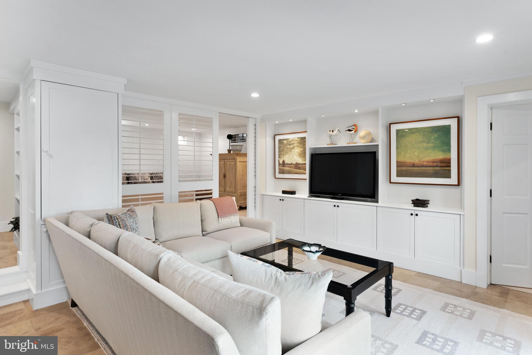 WARDOUR - Residential