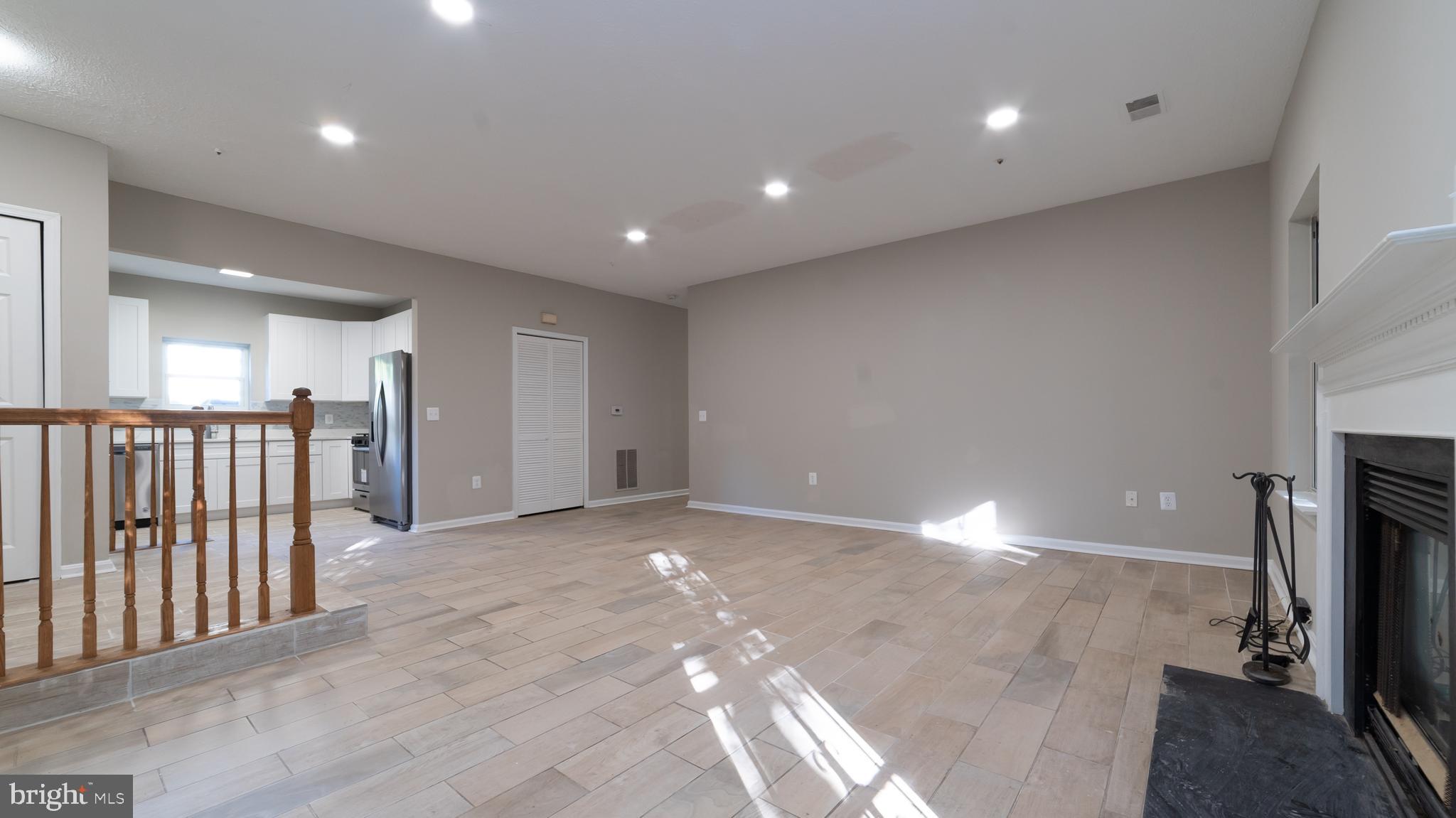 HILL OAKS CONDO - Residential