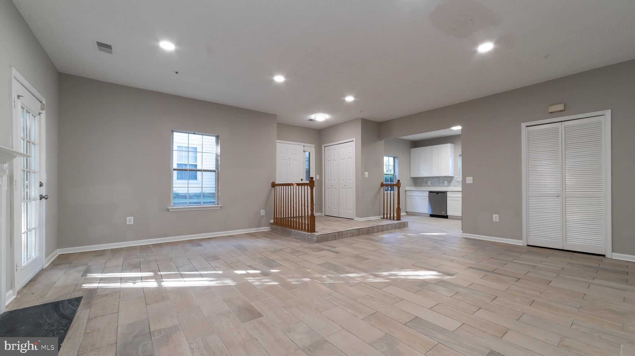 HILL OAKS CONDO - Residential