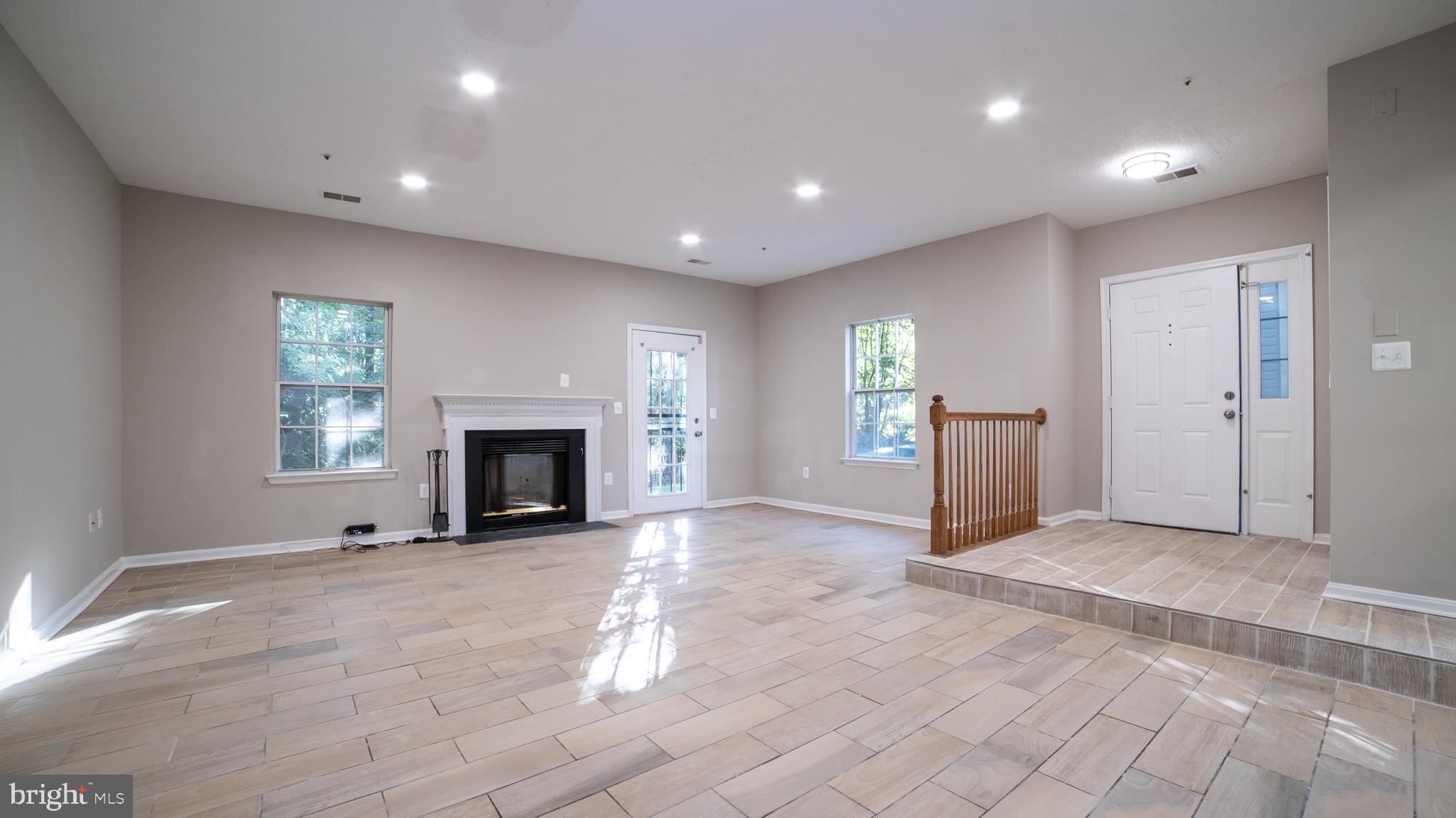 HILL OAKS CONDO - Residential