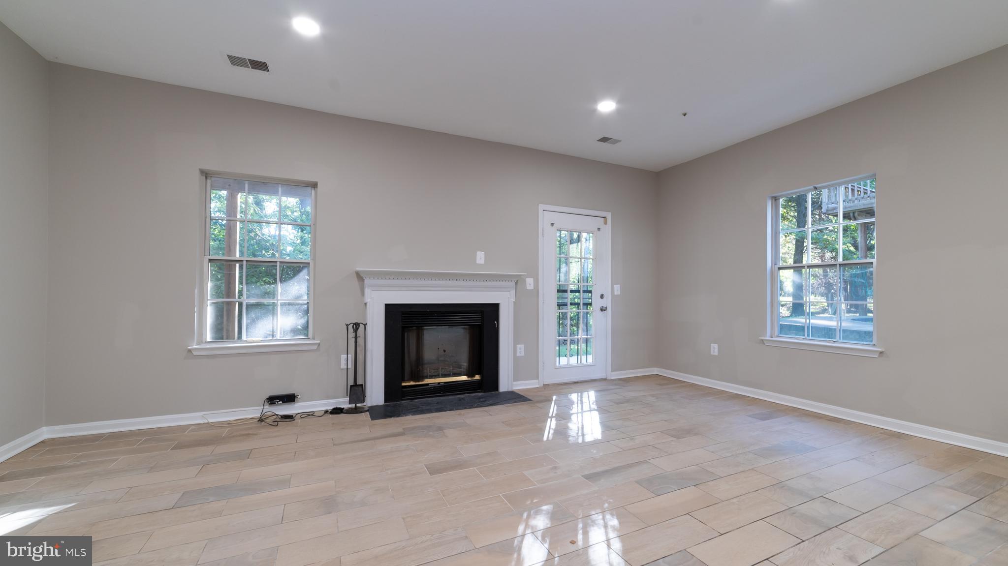 HILL OAKS CONDO - Residential