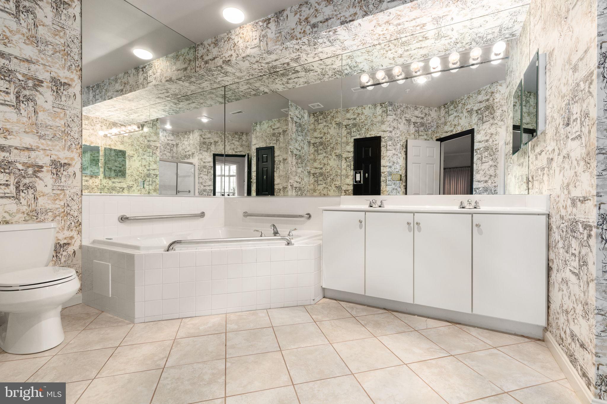 GREY ROCK VILLAS - Residential