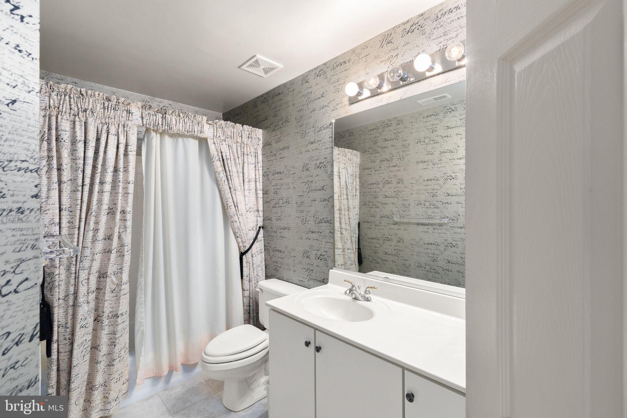 GREY ROCK VILLAS - Residential