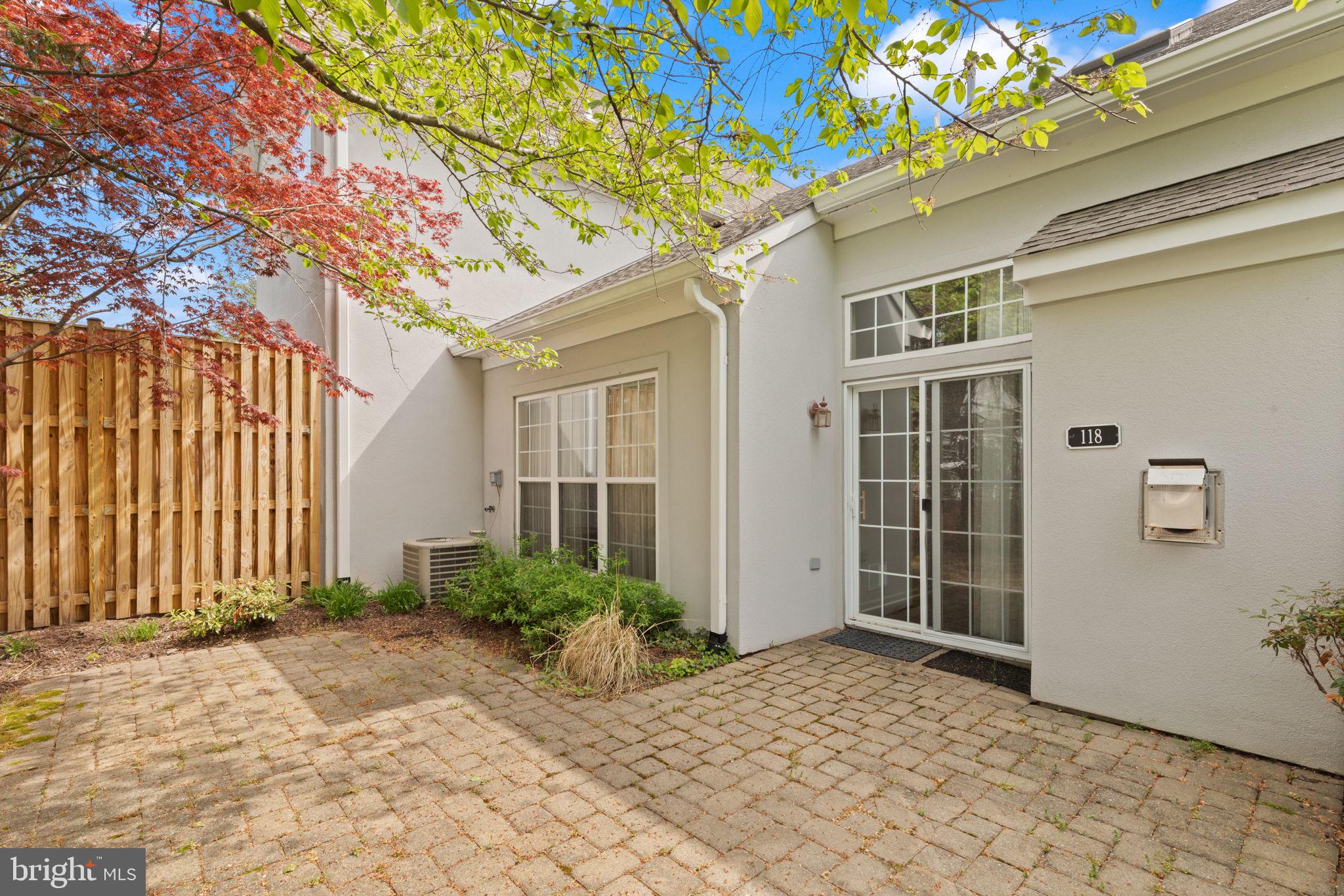 GREY ROCK VILLAS - Residential