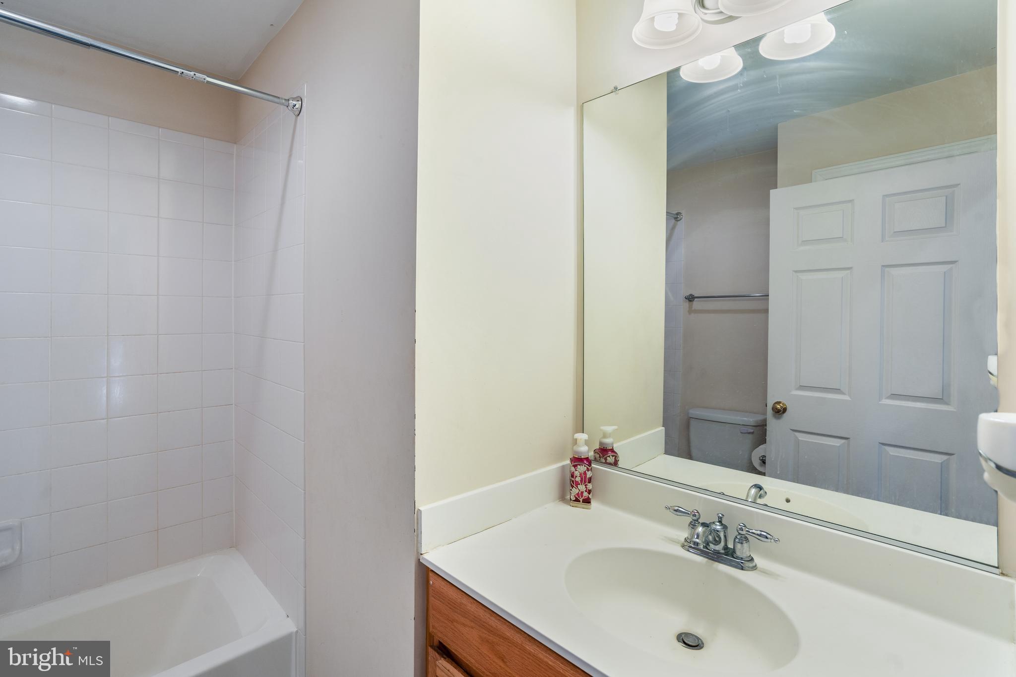 OAK CREEK CLUB - Residential