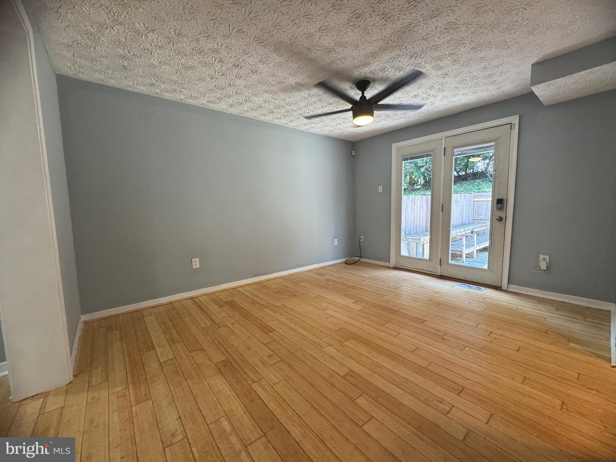 404 SHADY GLEN DRIVE