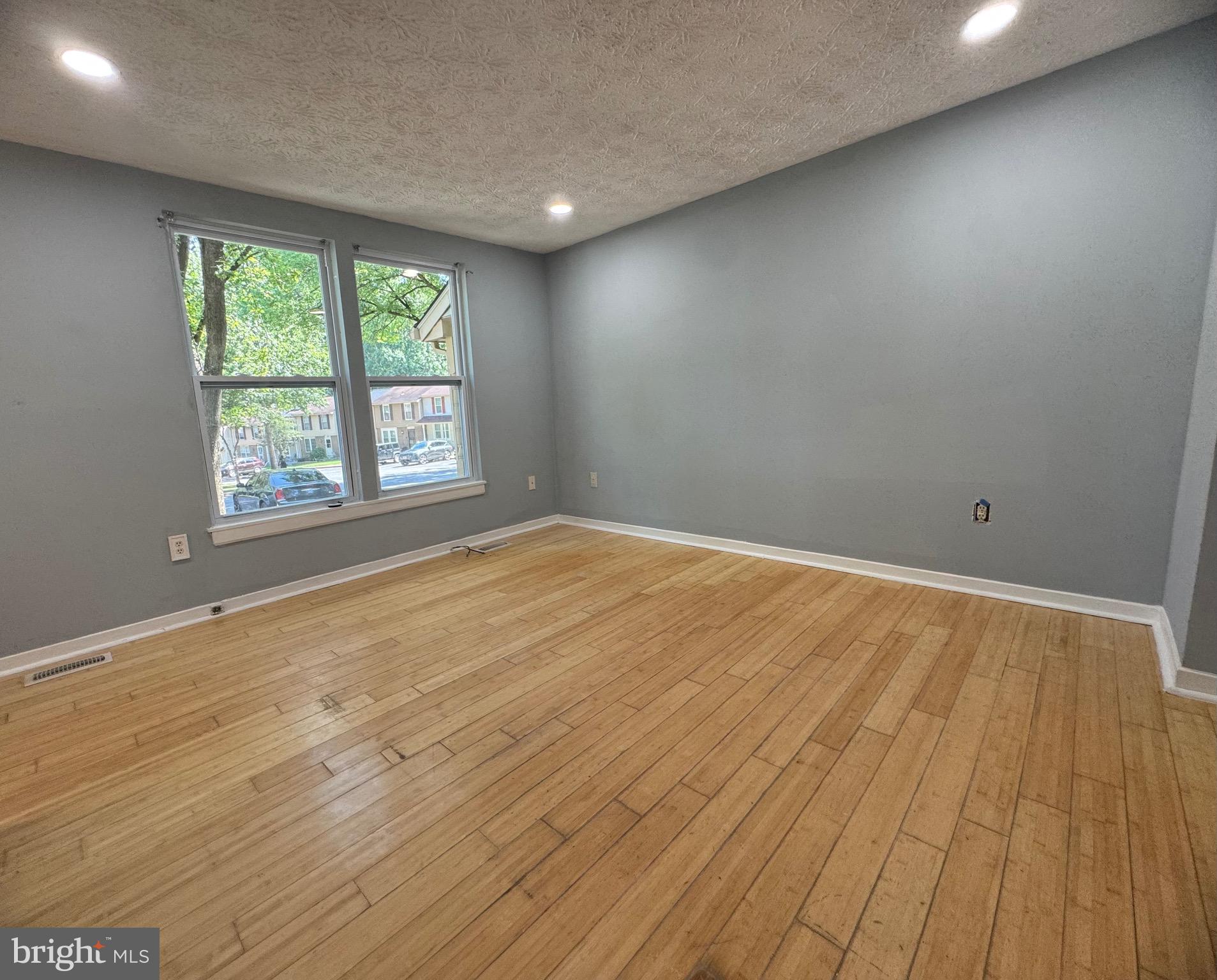 404 SHADY GLEN DRIVE