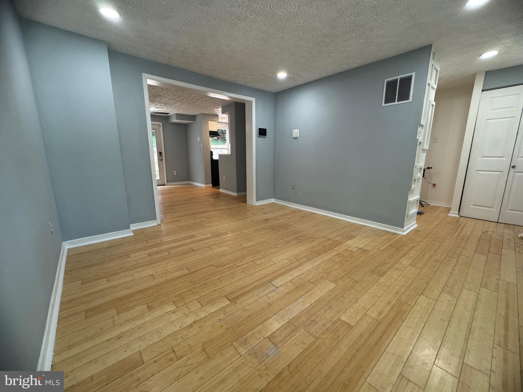 404 SHADY GLEN DRIVE
