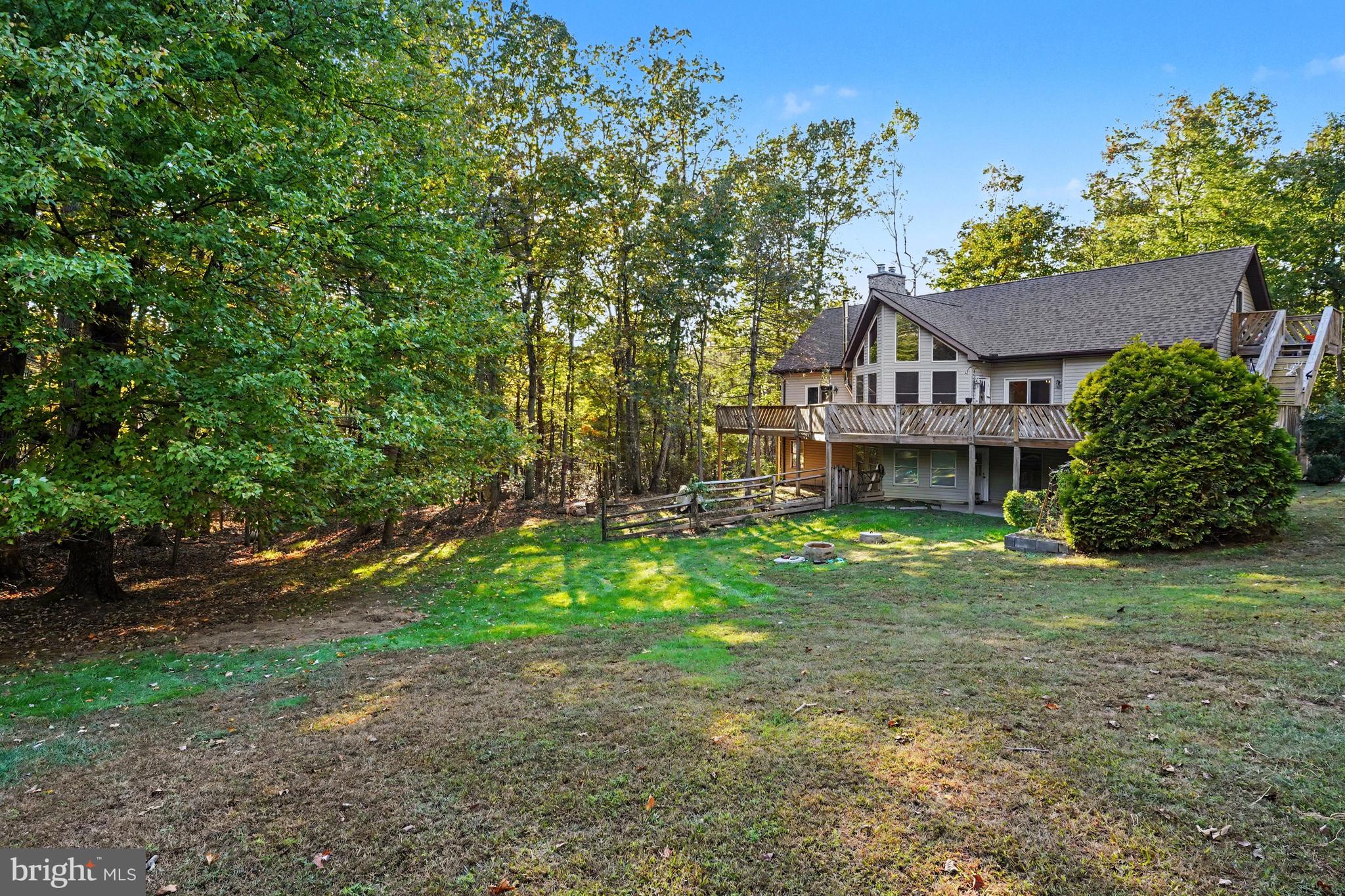 879 SHADY BEACH ROAD