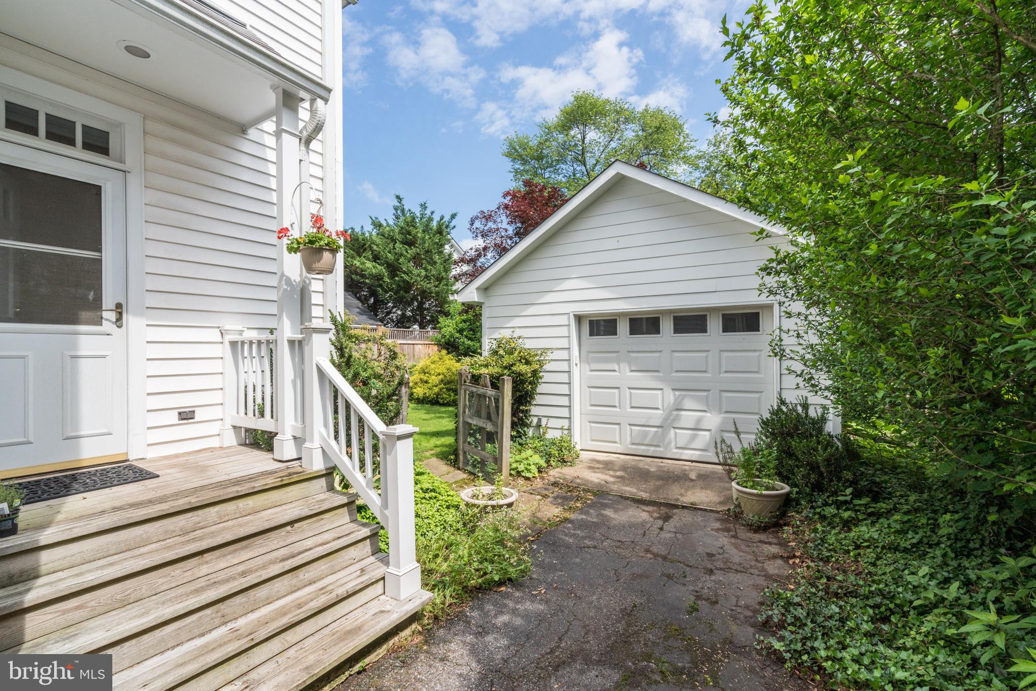 CHEVY CHASE - Residential