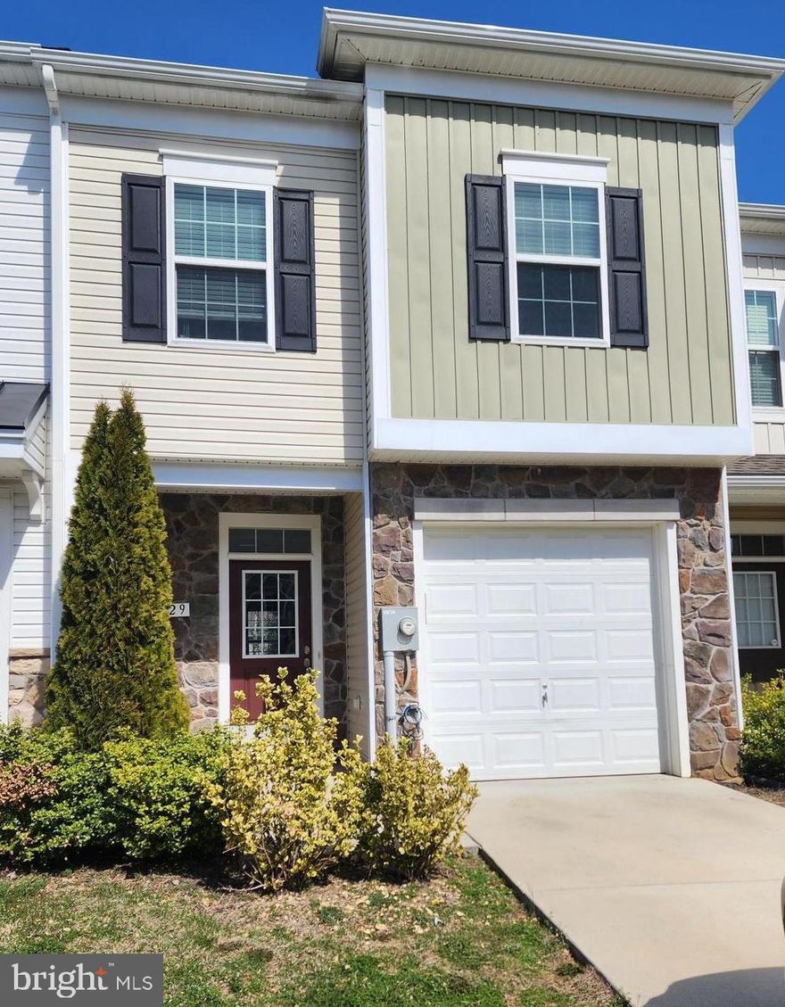 For rent 3 bedroom 2 1/2 bath2 level townhome in The Gallery. Rent is $1695 per month, security deposit $1695, credit application fee is $55 per adult. NO PETS. Minimum 12 month lease. Tenant pays all utilities and must have renter's insurance on their belongings. Patio and storage closet in the rear.