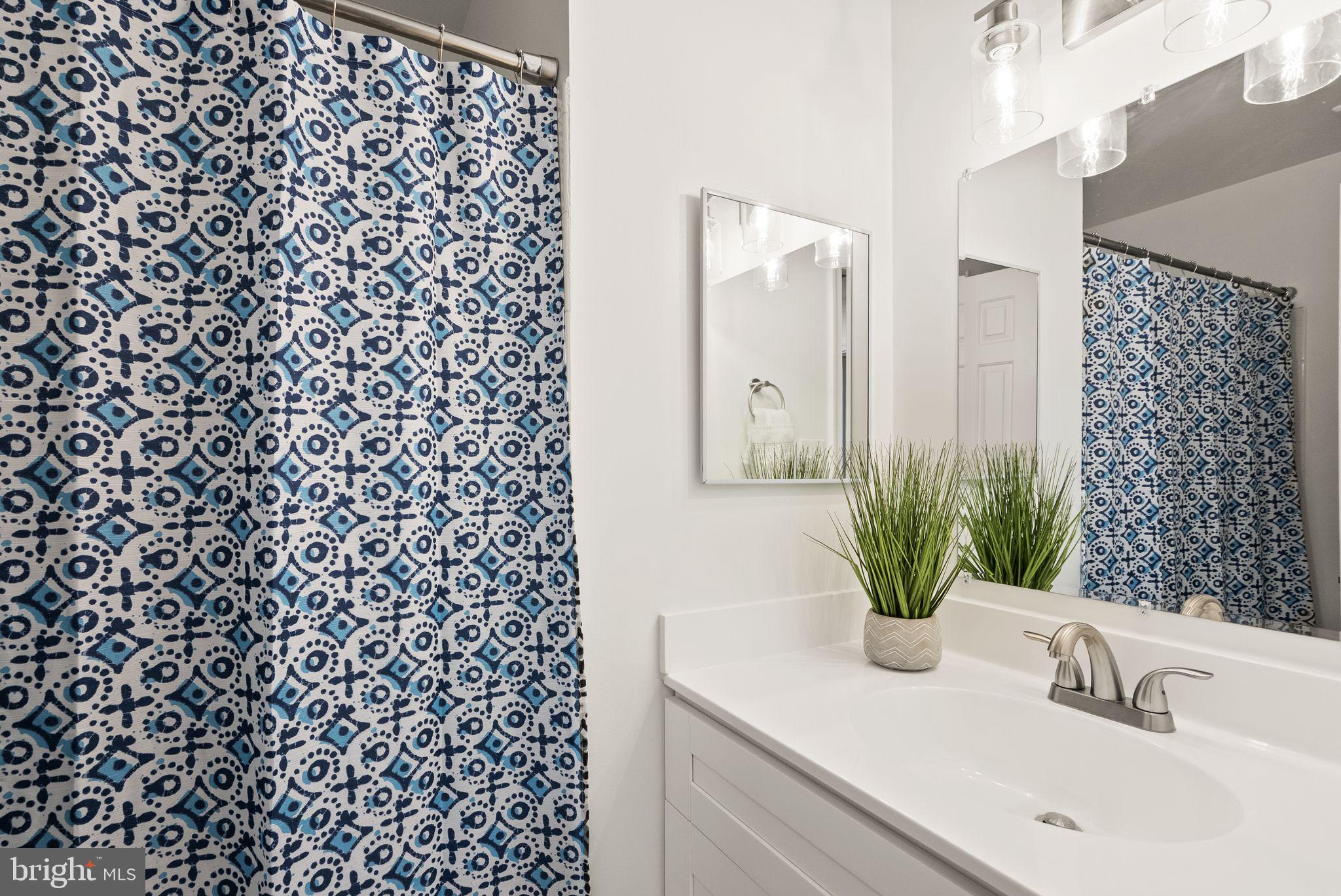 OAKTON MAINS - Residential