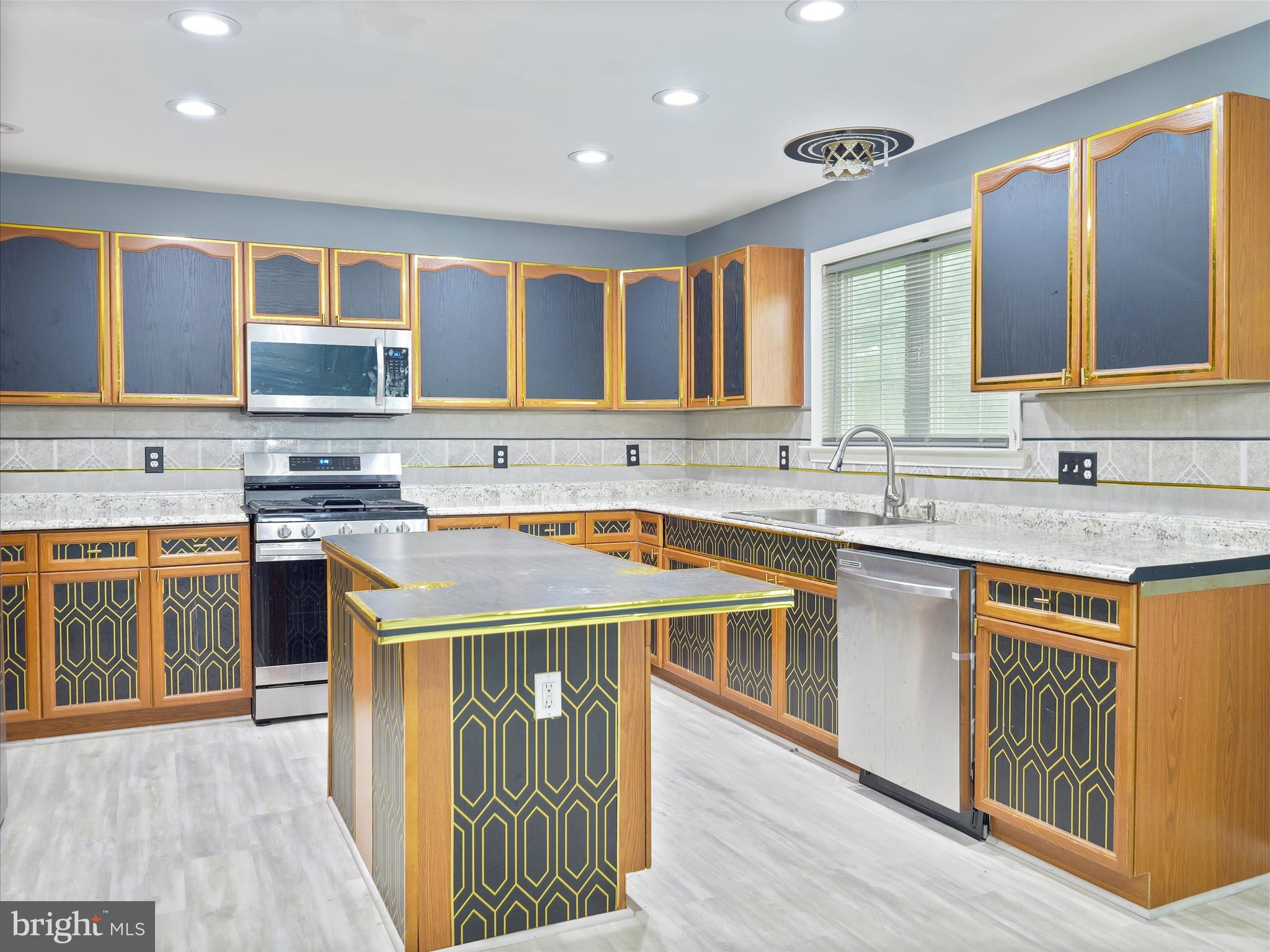 PRENTISS POINT II - Residential