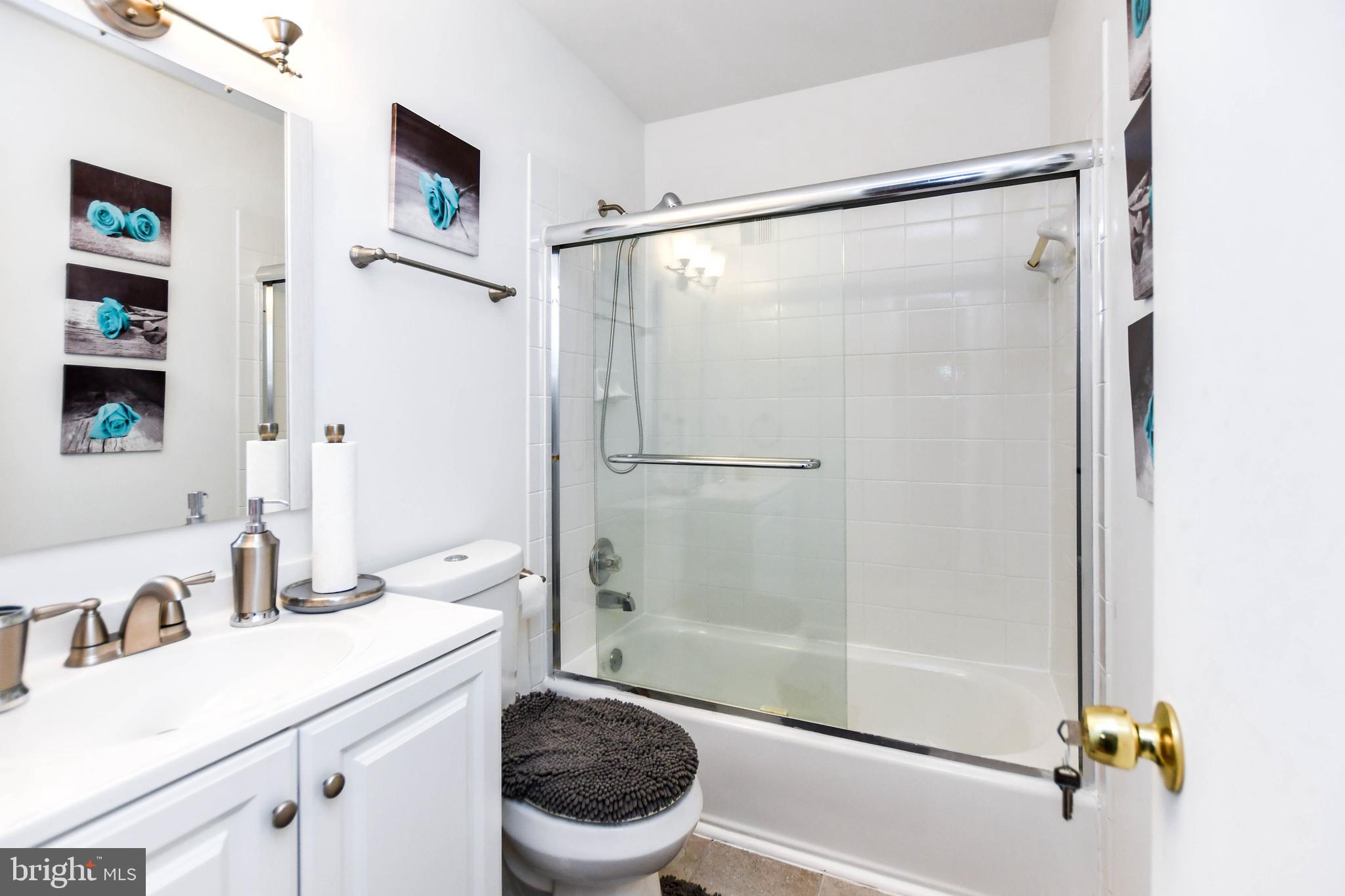 GLEN ORA - Residential Lease