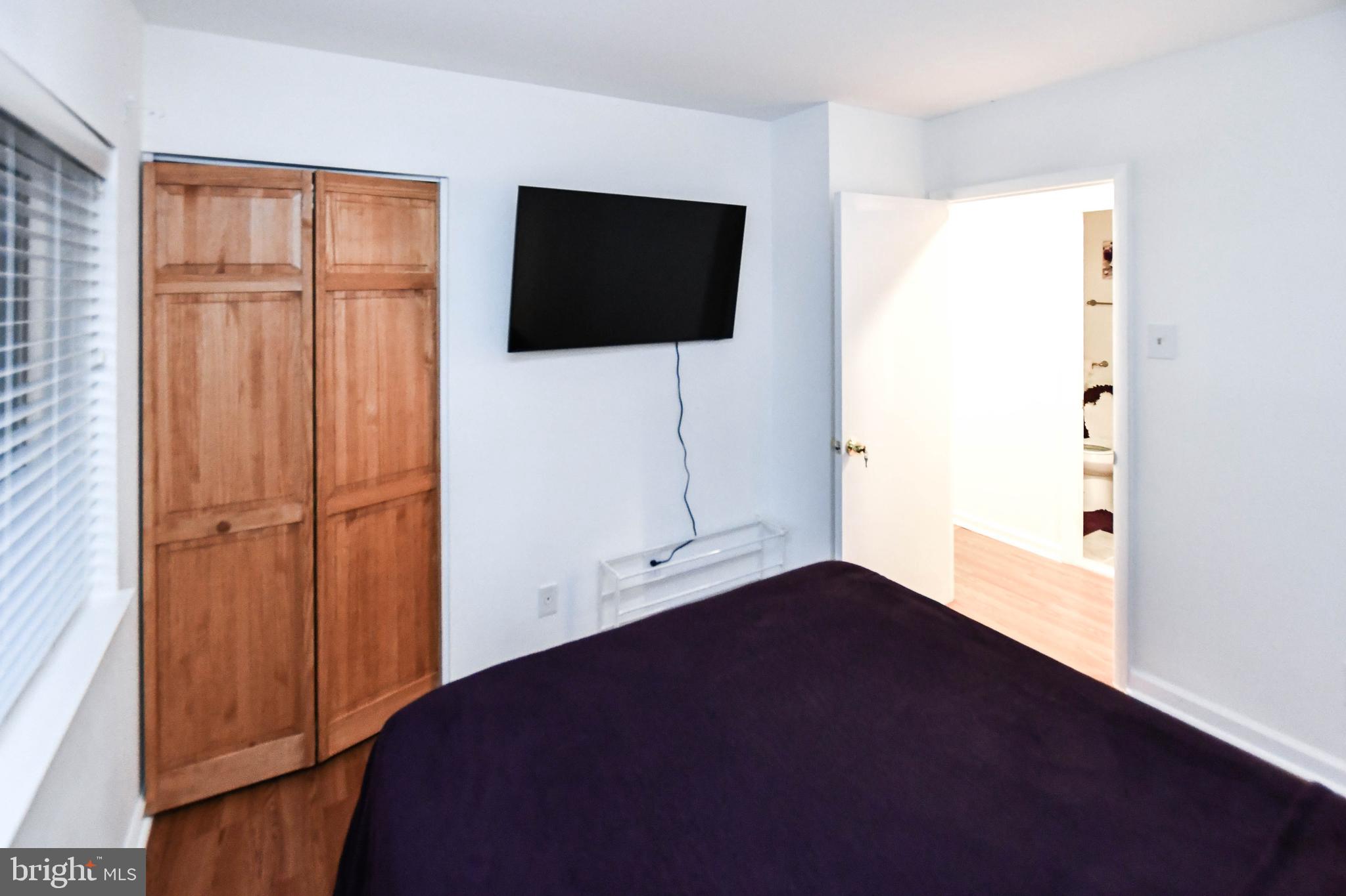 GLEN ORA - Residential Lease