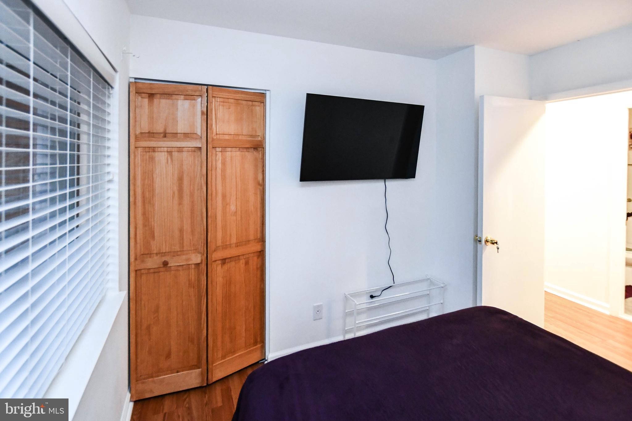 GLEN ORA - Residential Lease