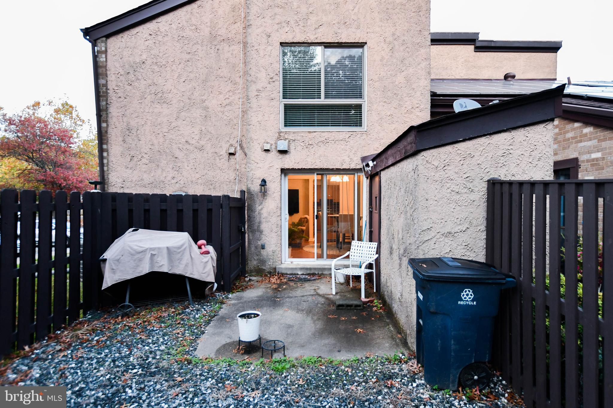 GLEN ORA - Residential Lease