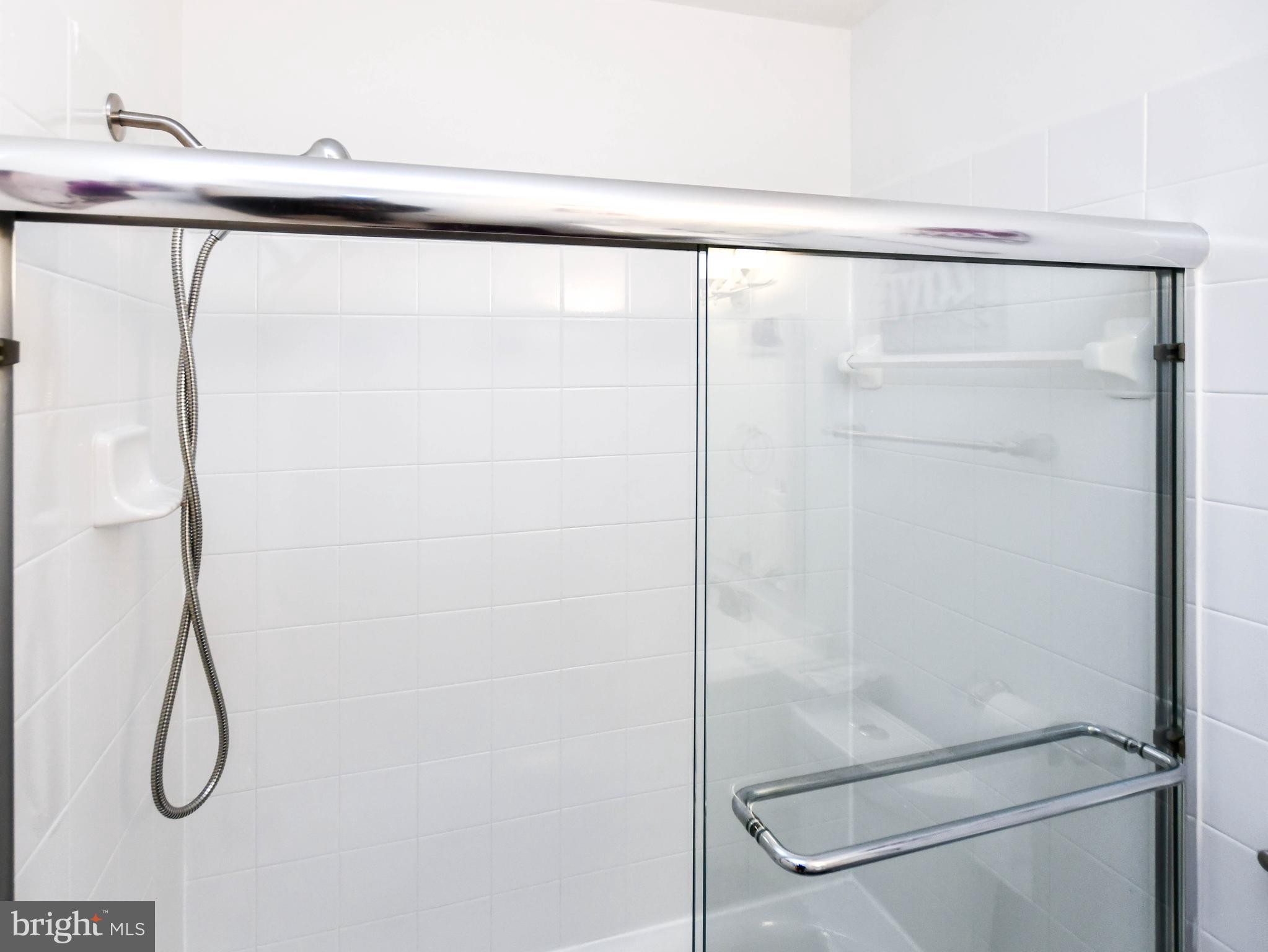 GLEN ORA - Residential Lease