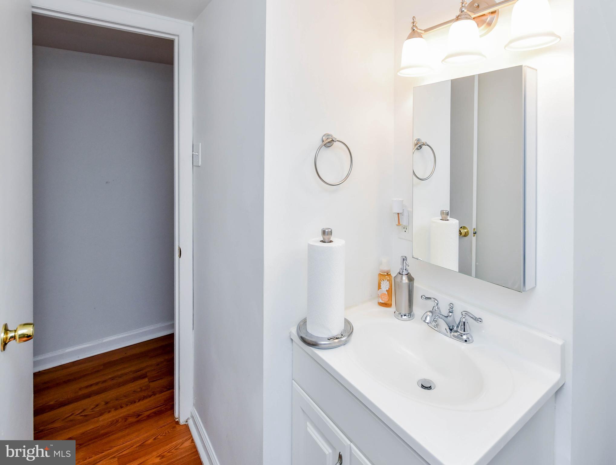 GLEN ORA - Residential Lease