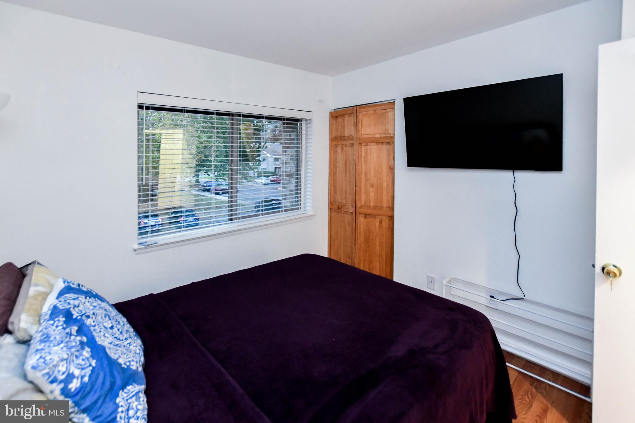 GLEN ORA - Residential Lease