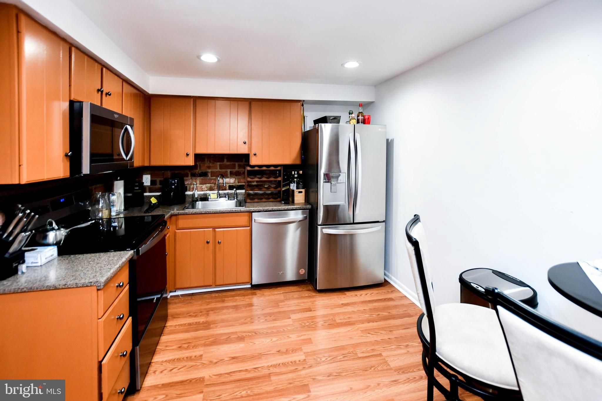 GLEN ORA - Residential Lease