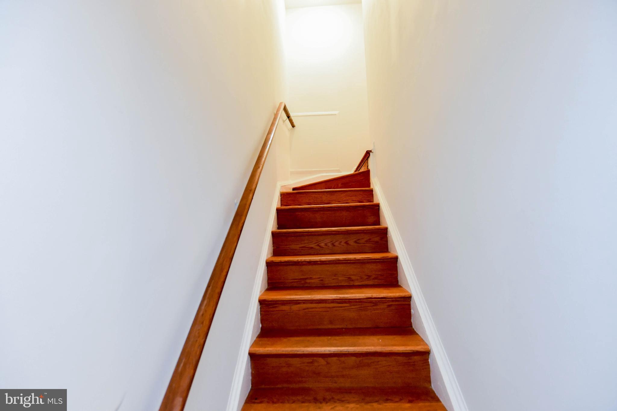 GLEN ORA - Residential Lease