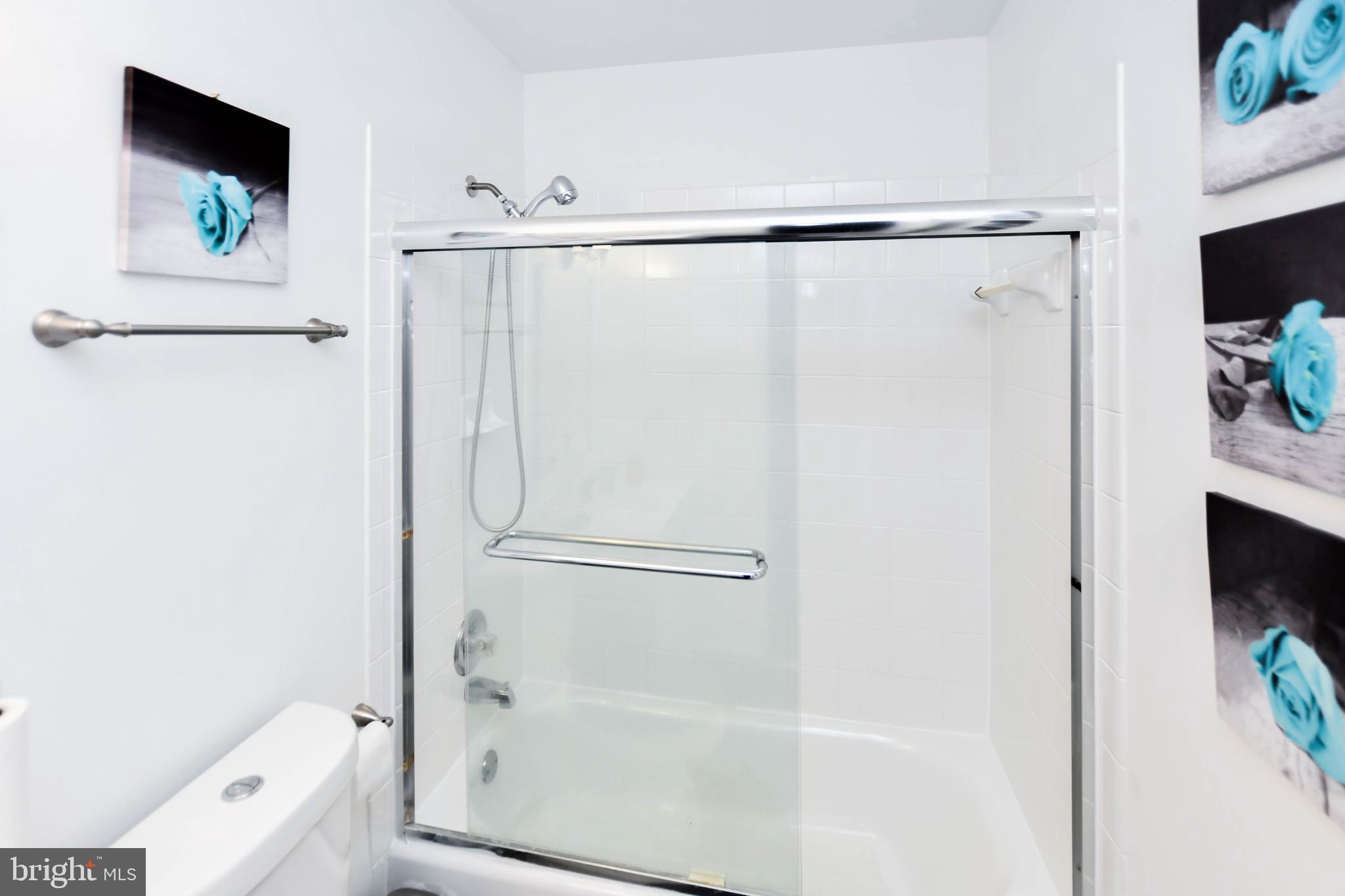 GLEN ORA - Residential Lease