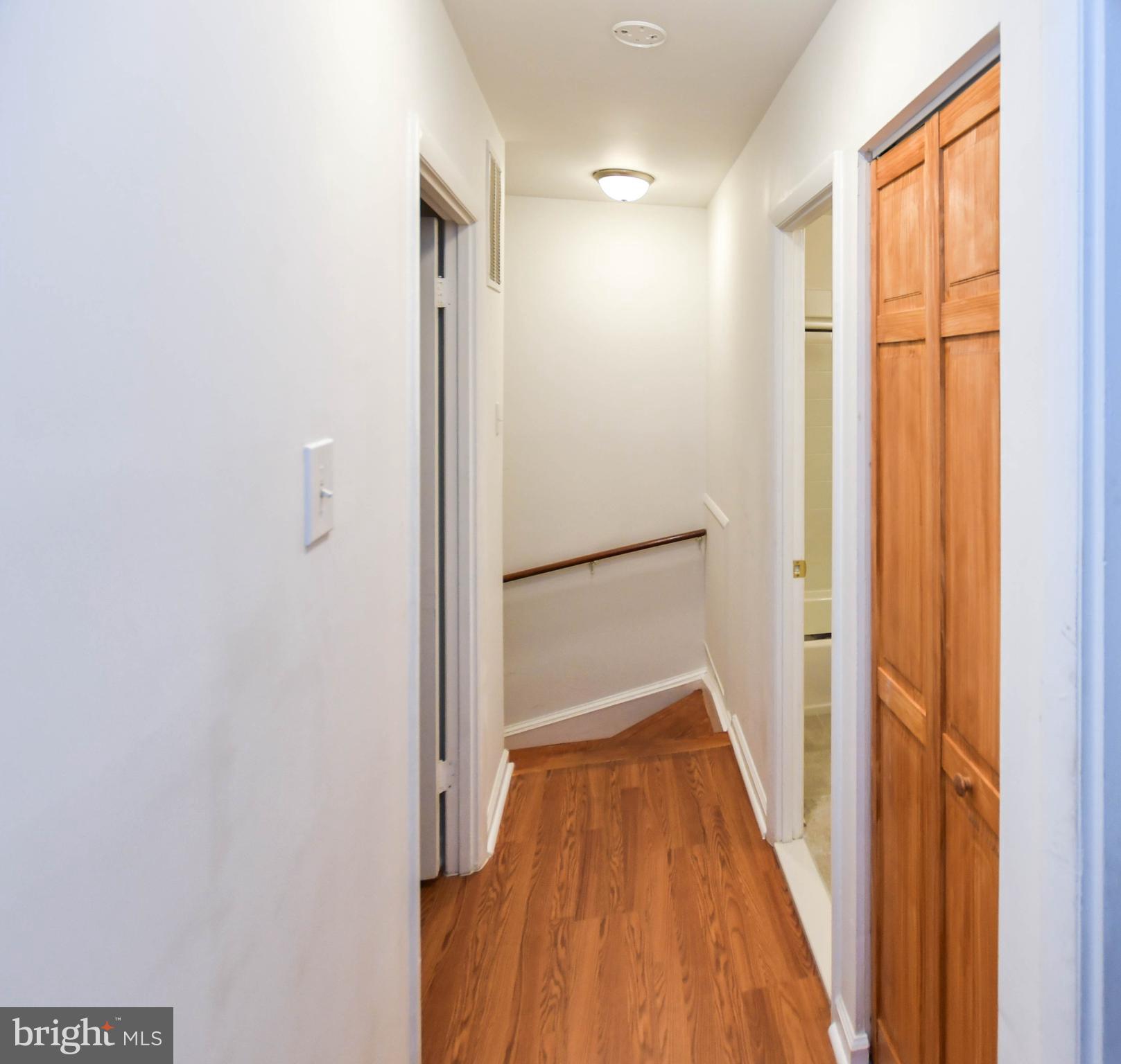 GLEN ORA - Residential Lease