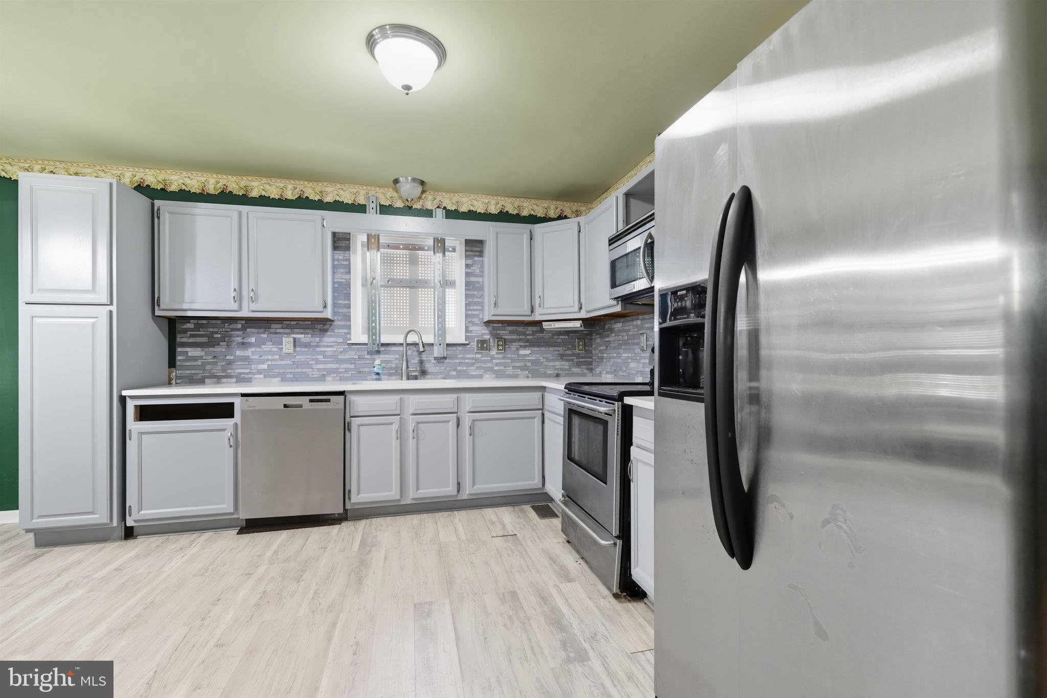 STOLLS MANOR - Residential