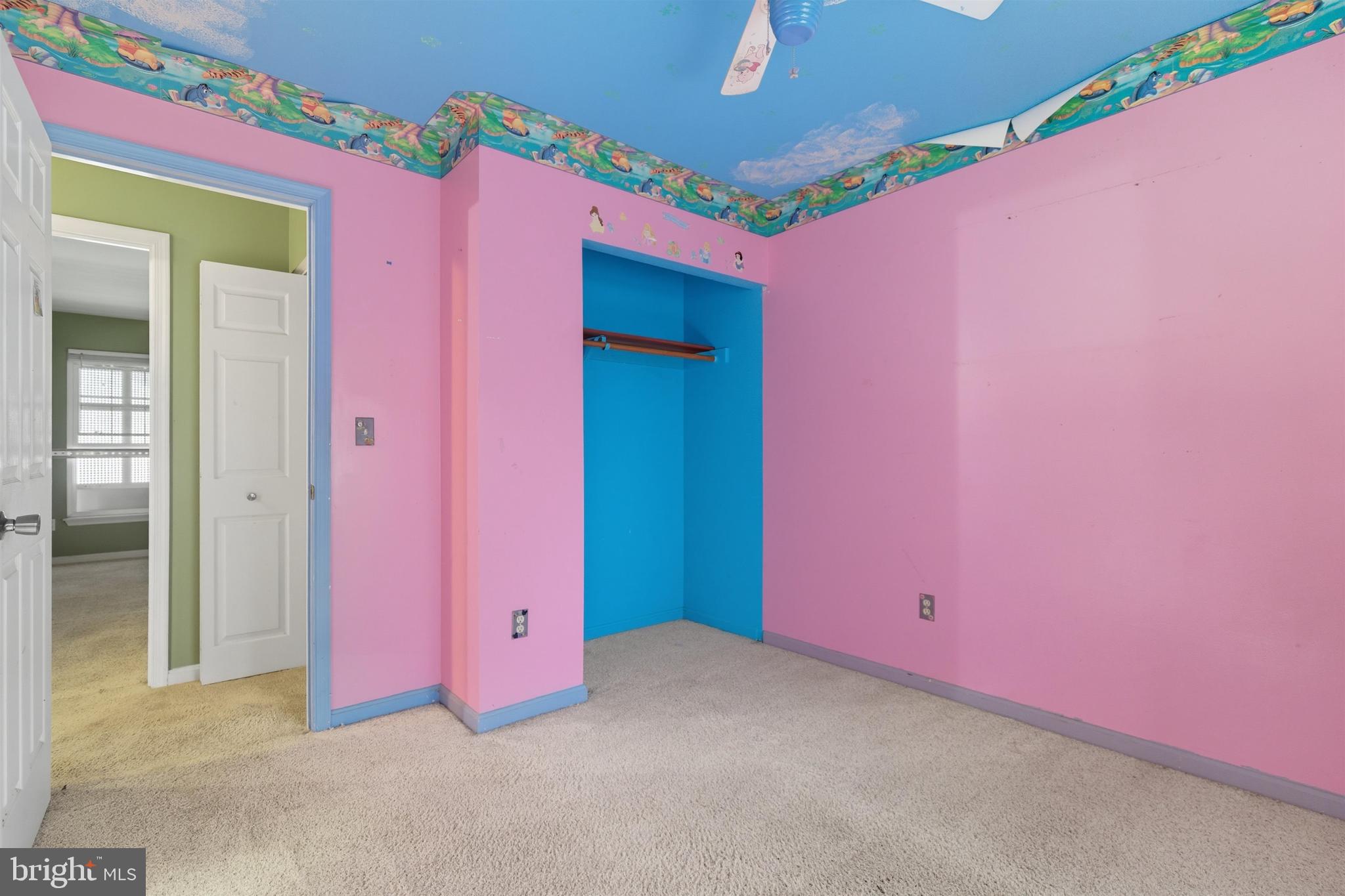 STOLLS MANOR - Residential