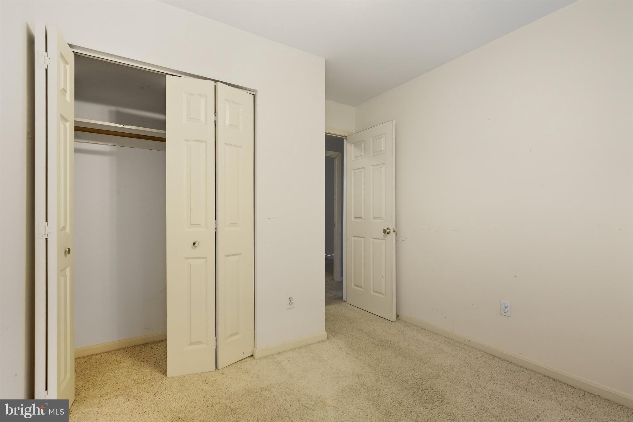 STOLLS MANOR - Residential