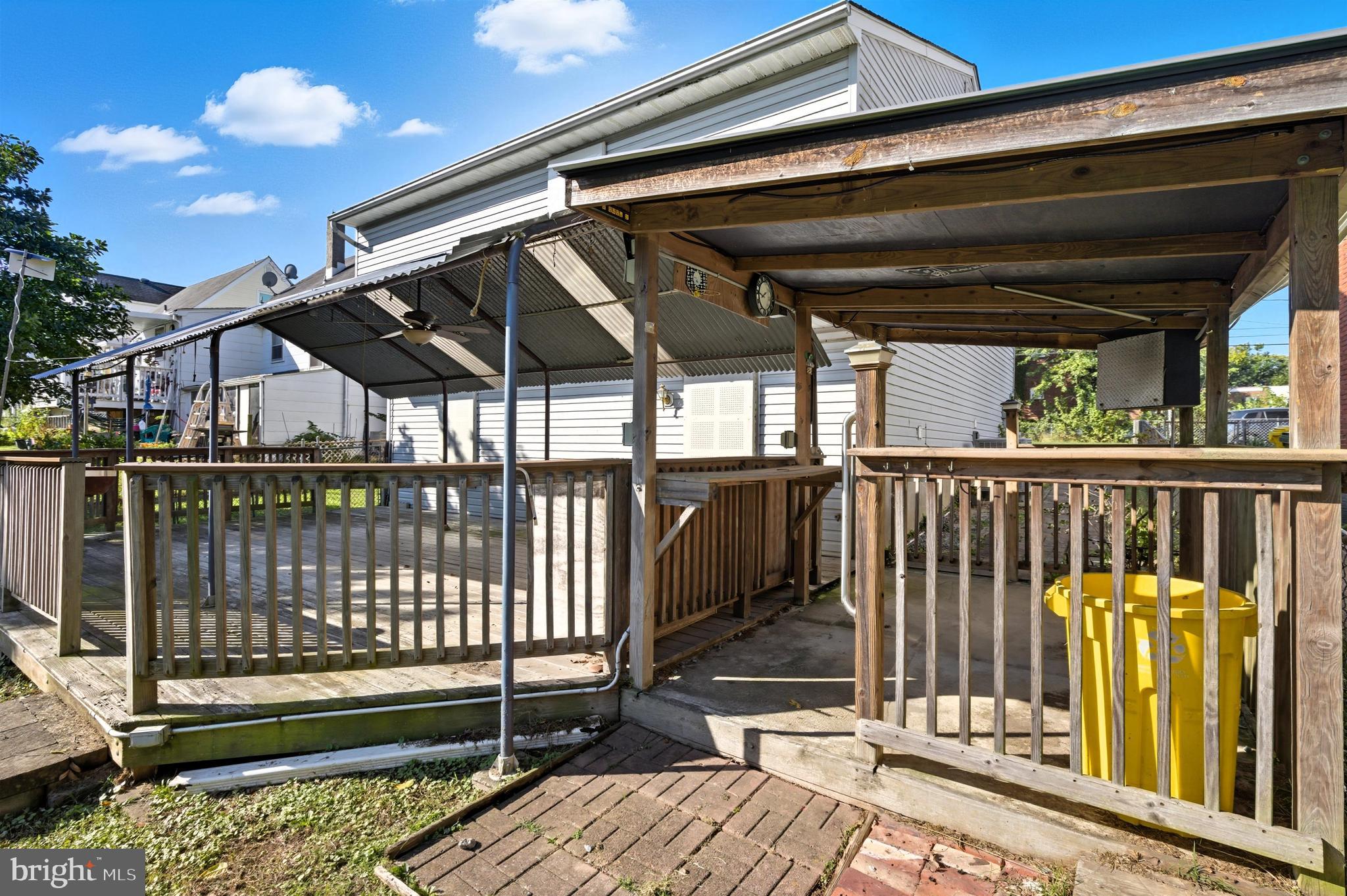 STOLLS MANOR - Residential