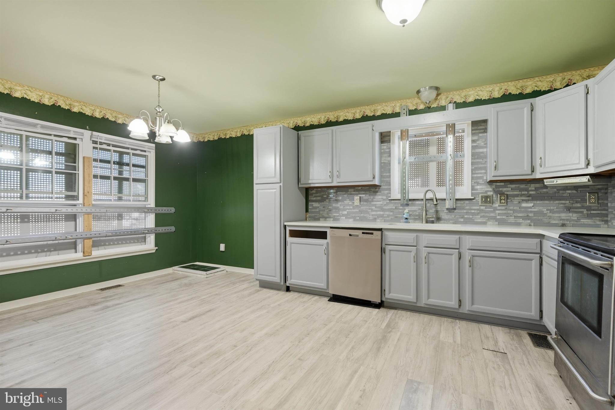 STOLLS MANOR - Residential